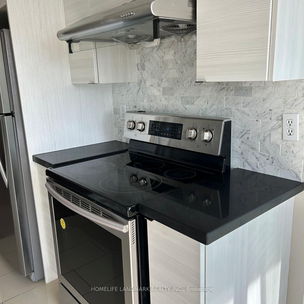 Photo 7 of Unit 1803, 238 Doris Avenue, North York, Willowdale East — HOMEH