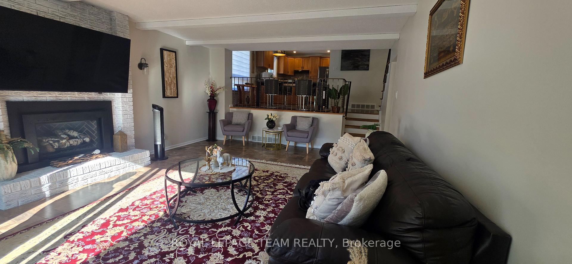 Photo 7 of 13 Ridgeburn Gate, Ottawa, Blackburn Hamlet — HOMEH