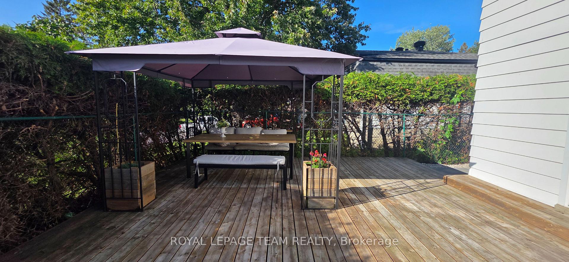 Photo 9 of 13 Ridgeburn Gate, Ottawa, Blackburn Hamlet — HOMEH