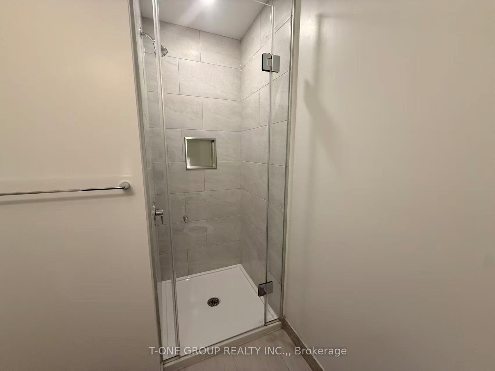 Photo 5 of Unit 1805, 395 Square One Drive, Mississauga, City Centre — HOMEH