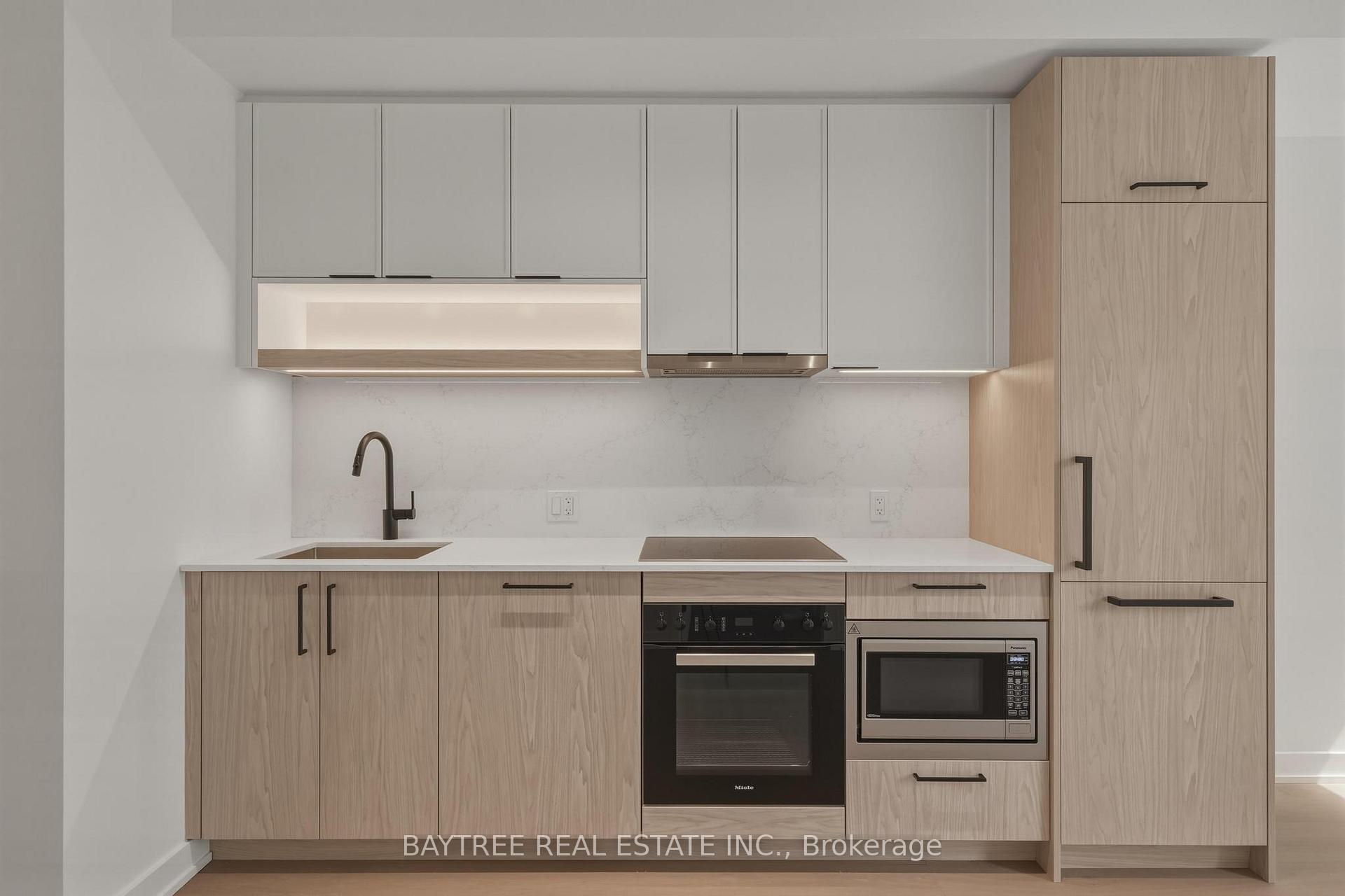 Photo 2 of Unit 705, 91 Montclair Avenue, Toronto, Forest Hill South — HOMEH