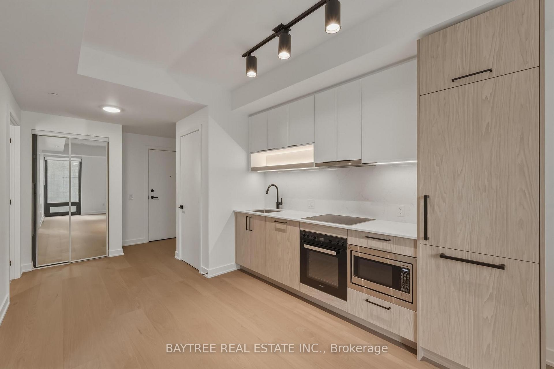 Photo 3 of Unit 705, 91 Montclair Avenue, Toronto, Forest Hill South — HOMEH