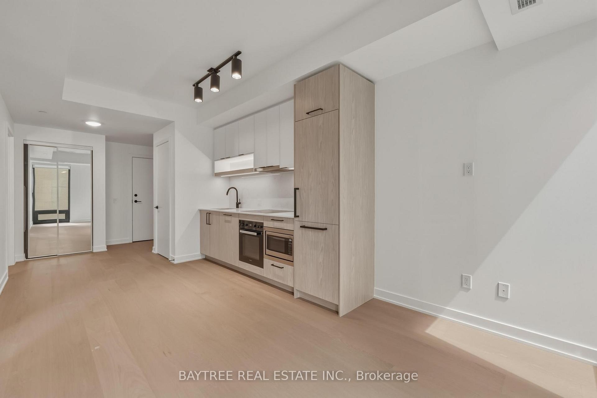 Photo 6 of Unit 705, 91 Montclair Avenue, Toronto, Forest Hill South — HOMEH