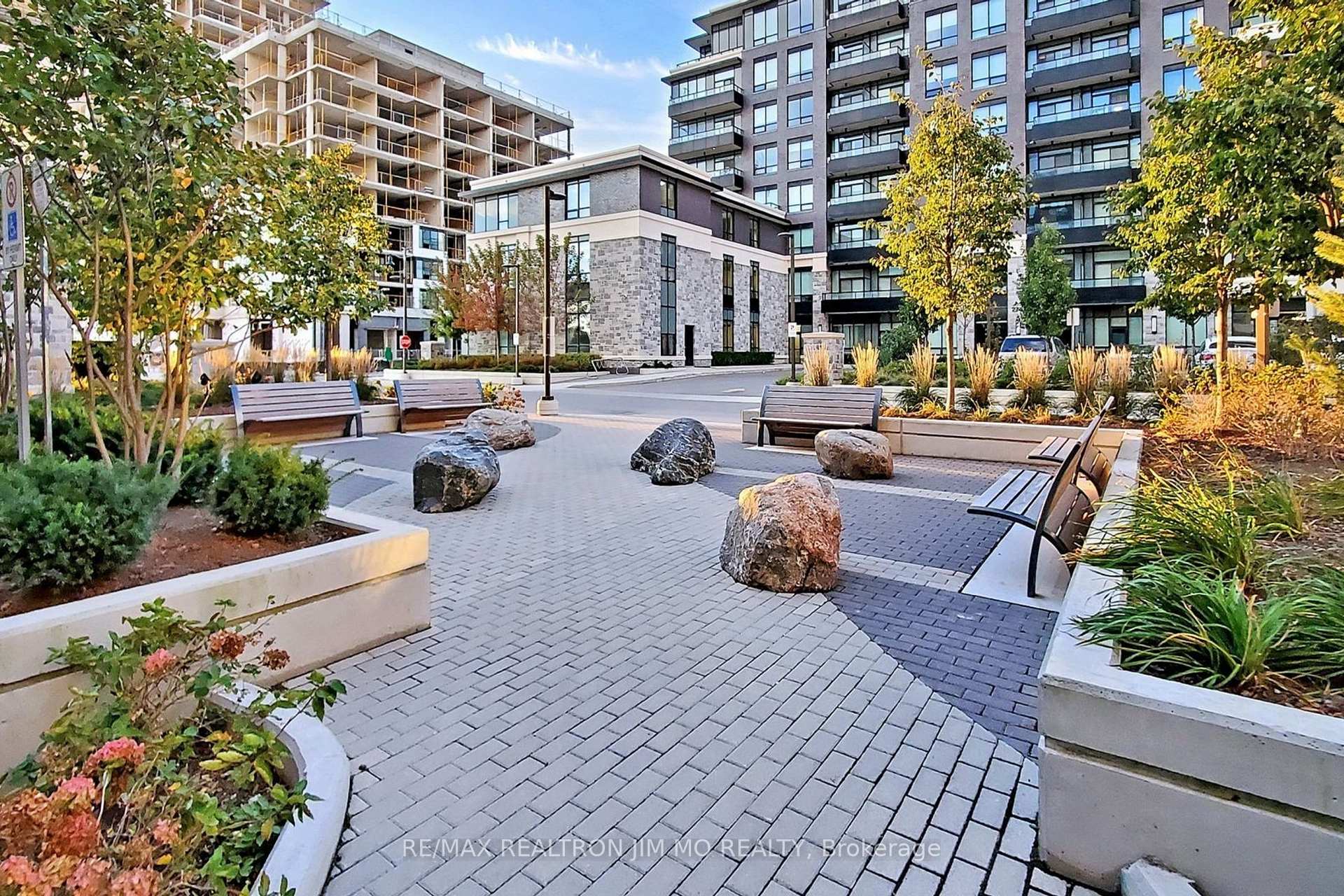 Photo 3 of Unit 616, 15 Water Walk Drive, Markham, Unionville — HOMEH