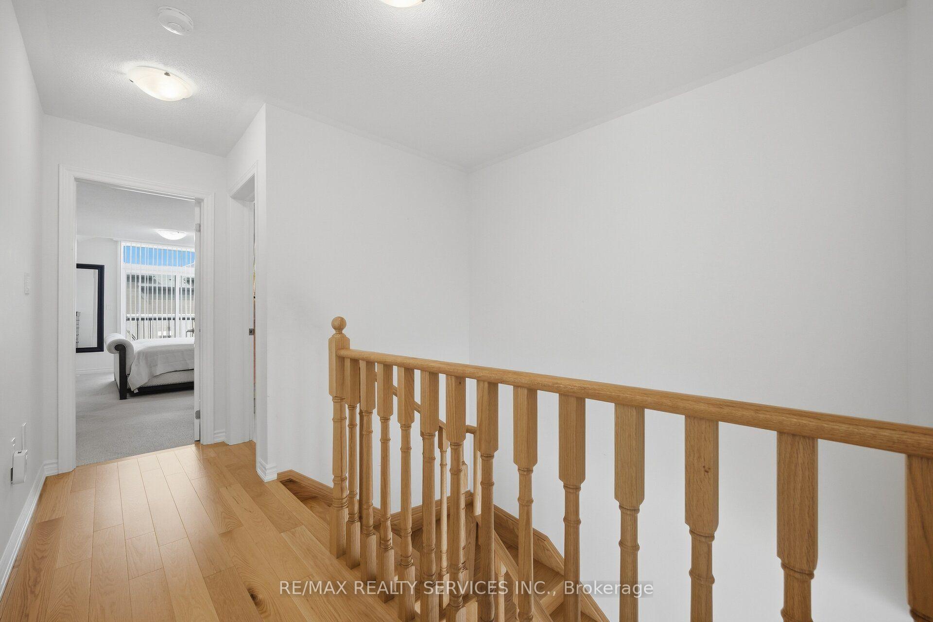 Photo 21 of 274 Carnwith Drive E, Whitby, Brooklin — HOMEH