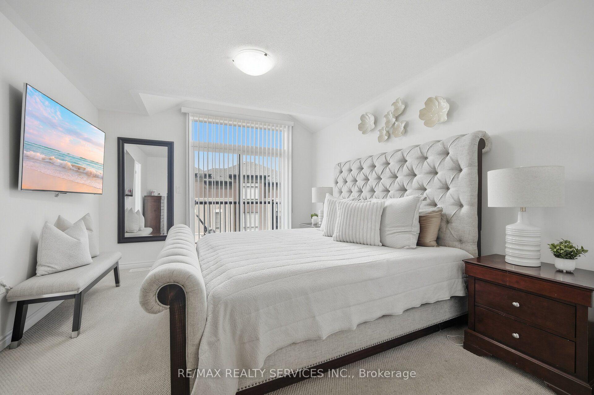 Photo 22 of 274 Carnwith Drive E, Whitby, Brooklin — HOMEH