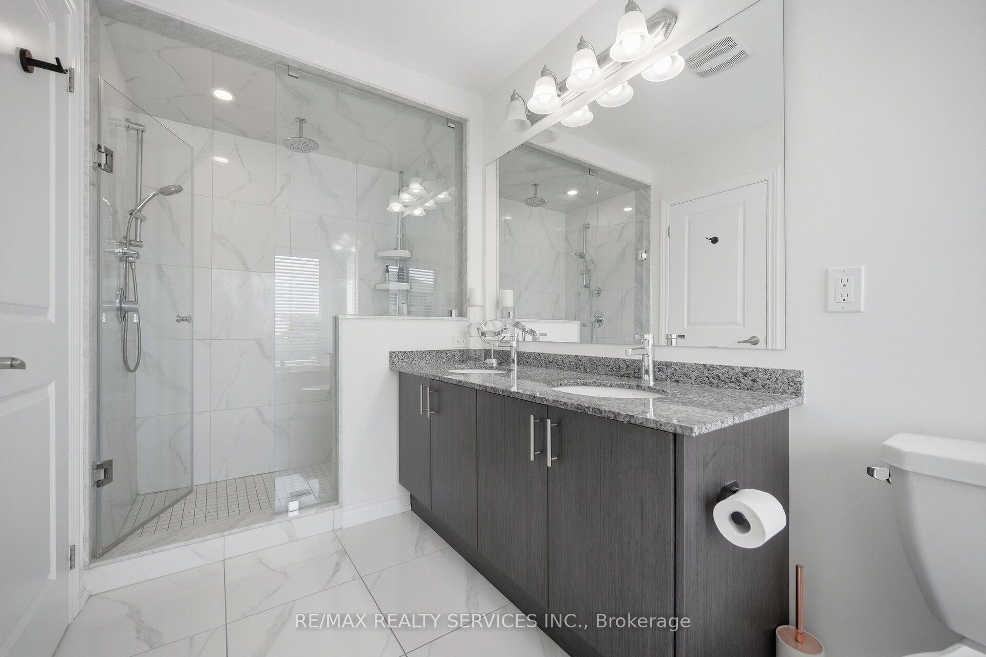 Photo 27 of 274 Carnwith Drive E, Whitby, Brooklin — HOMEH