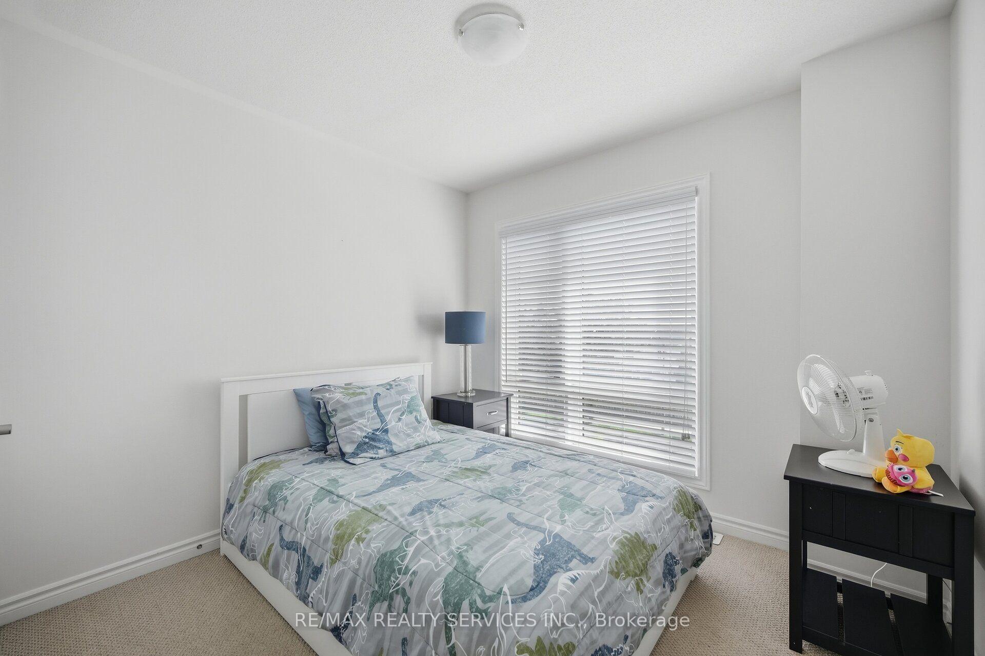 Photo 31 of 274 Carnwith Drive E, Whitby, Brooklin — HOMEH
