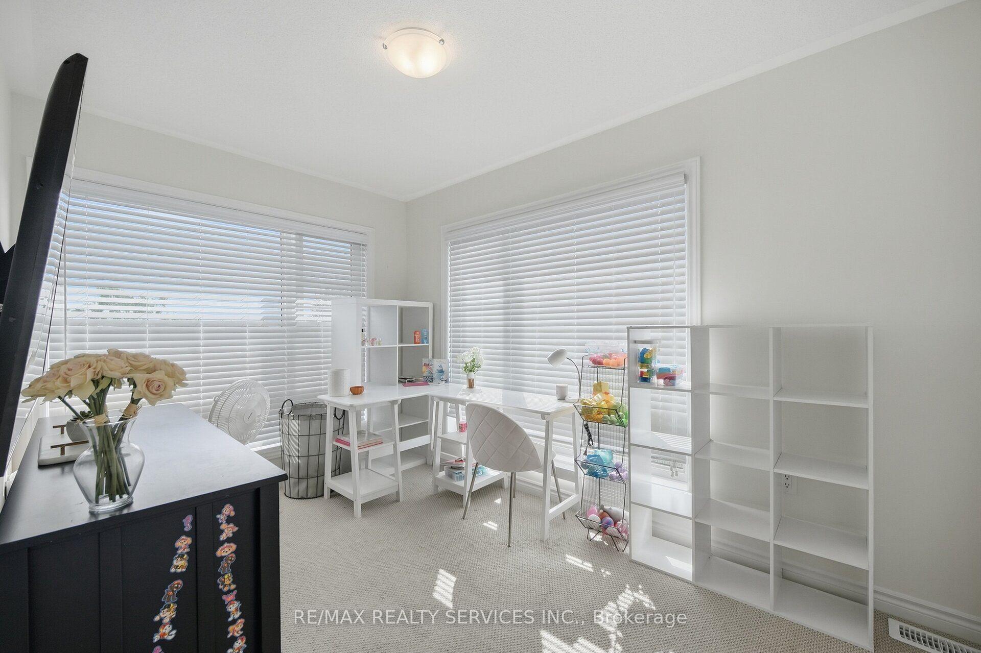 Photo 33 of 274 Carnwith Drive E, Whitby, Brooklin — HOMEH