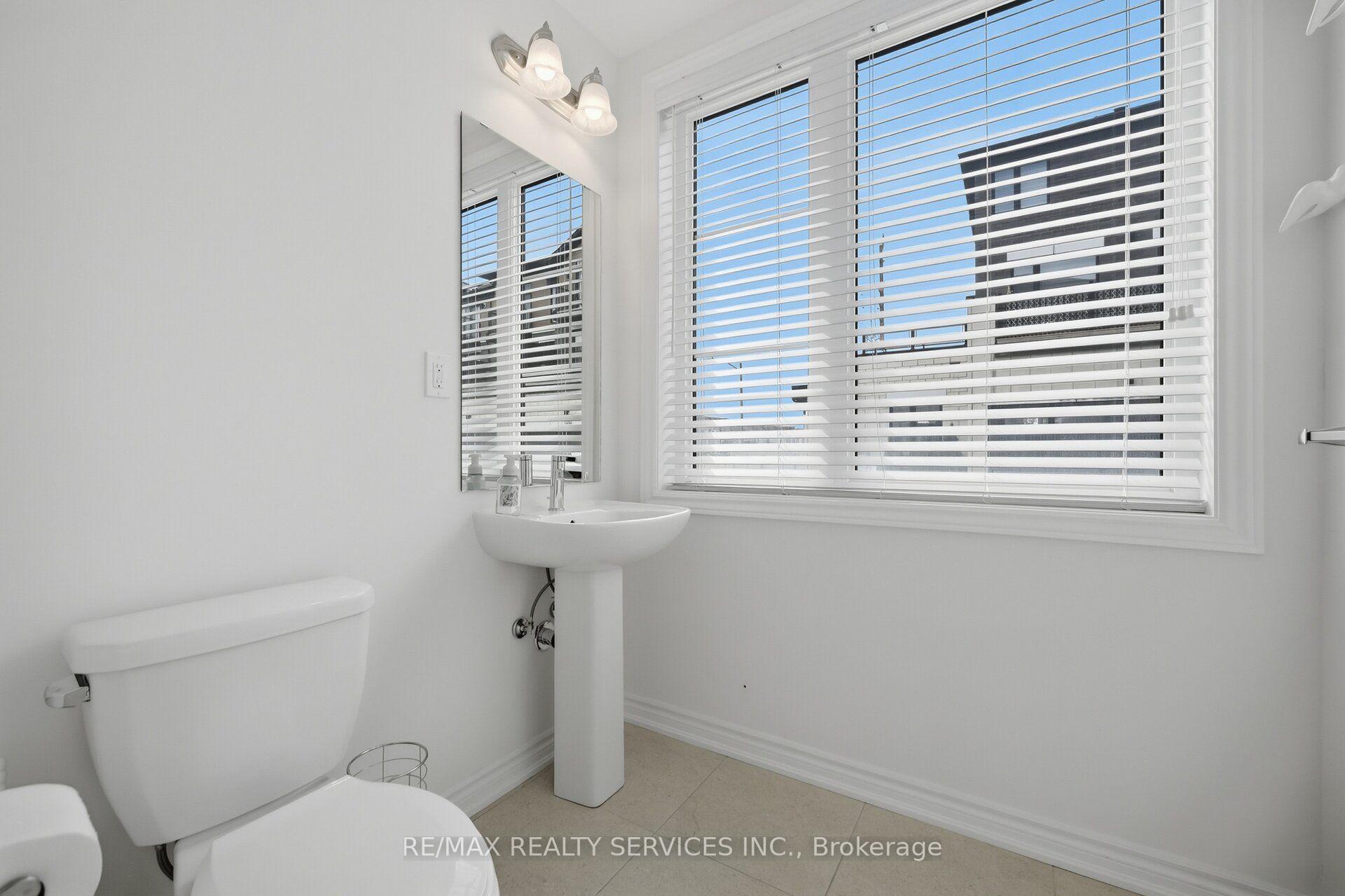 Photo 41 of 274 Carnwith Drive E, Whitby, Brooklin — HOMEH