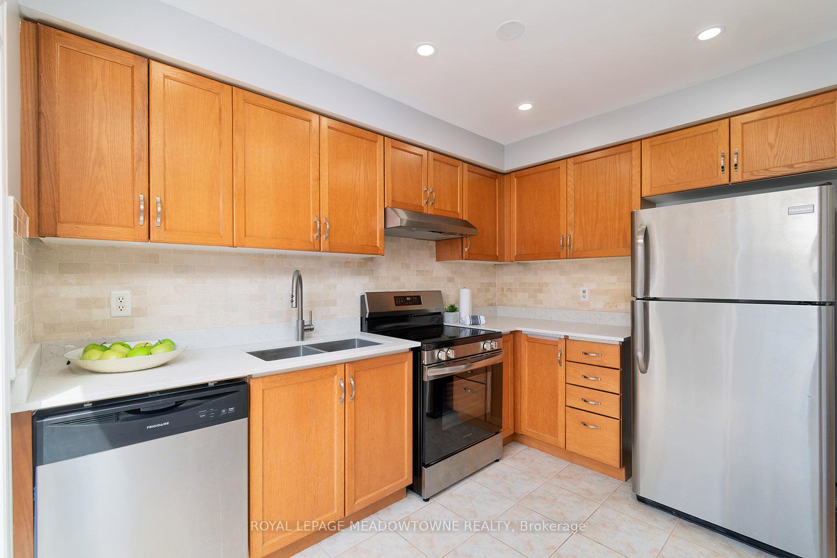 Photo 13 of 3259 Carabella Way, Mississauga, Churchill Meadows — HOMEH