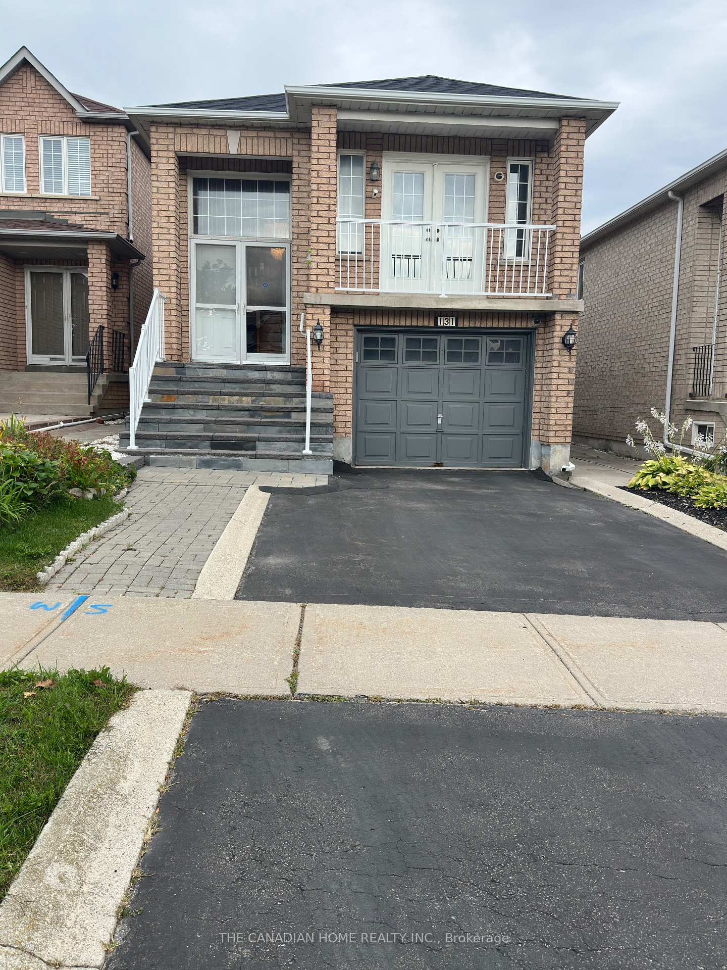 Photo 1 of 131 Colombo Crescent, Vaughan, Maple — HOMEH