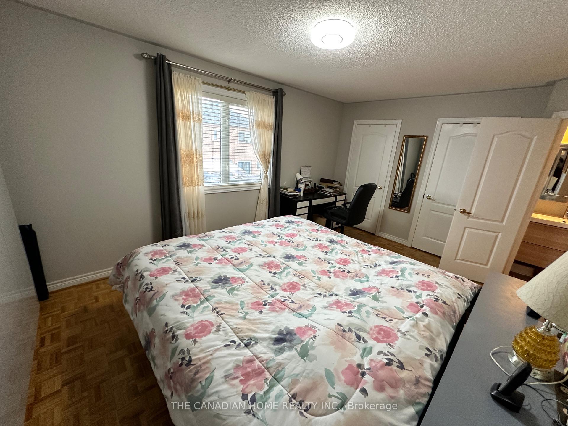 Photo 9 of 131 Colombo Crescent, Vaughan, Maple — HOMEH