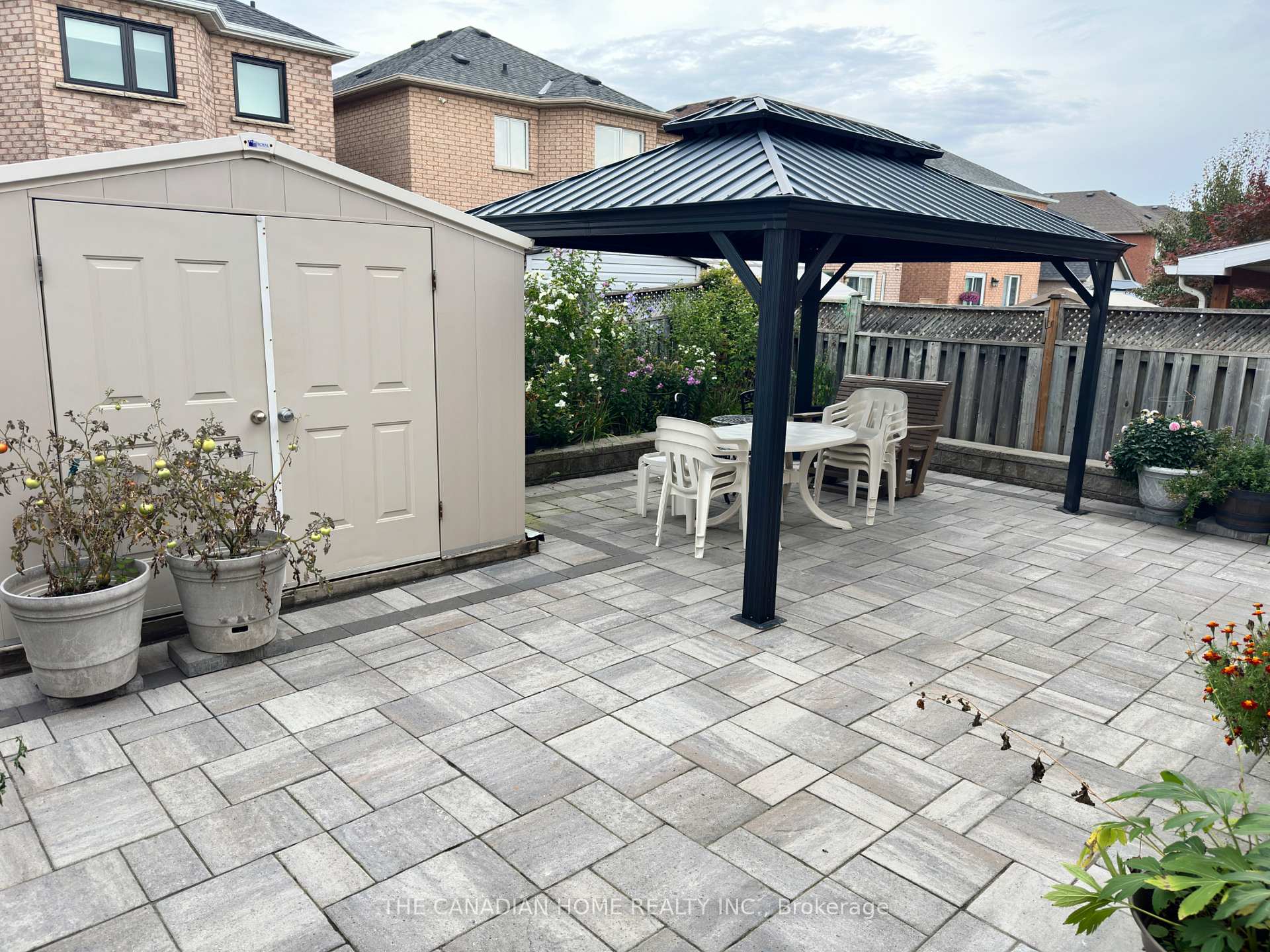 Photo 21 of 131 Colombo Crescent, Vaughan, Maple — HOMEH