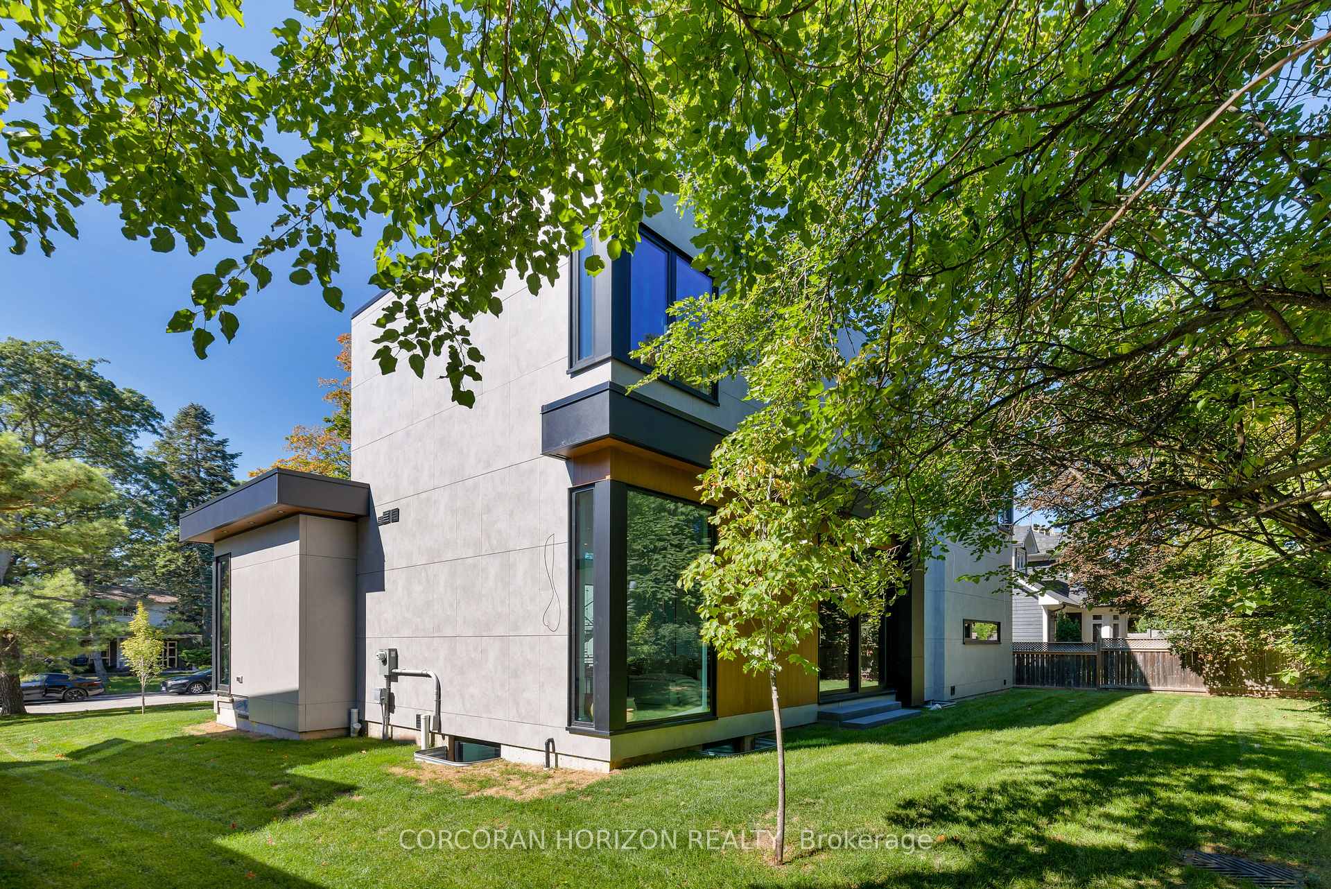 Photo 14 of 1277 Hillview Crescent, Oakville, Falgarwood — HOMEH