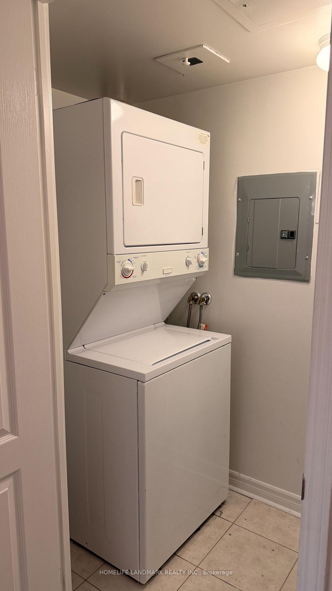 Photo 11 of Unit 908, 3 Rean Drive, North York, Bayview Village — HOMEH