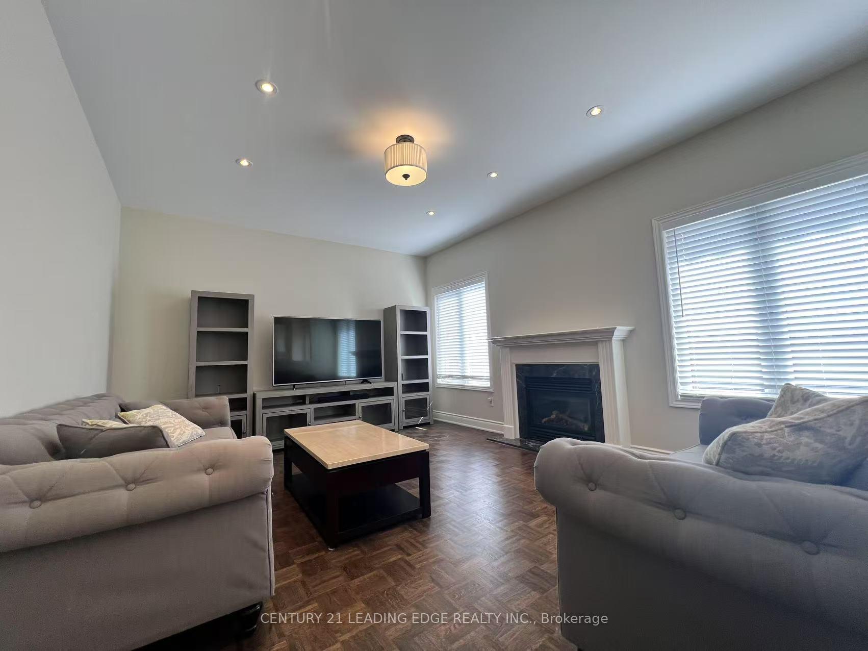 Photo 5 of 491 Summeridge Drive, Vaughan, Patterson — HOMEH