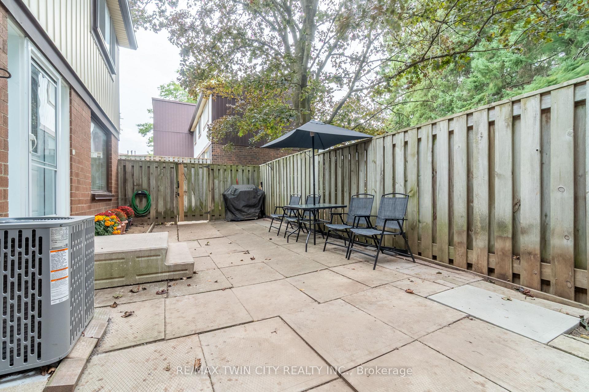 Photo 5 of Unit 121, 45 Marksam Road, Guelph, Willow West/Sugarbush/West Acres — HOMEH
