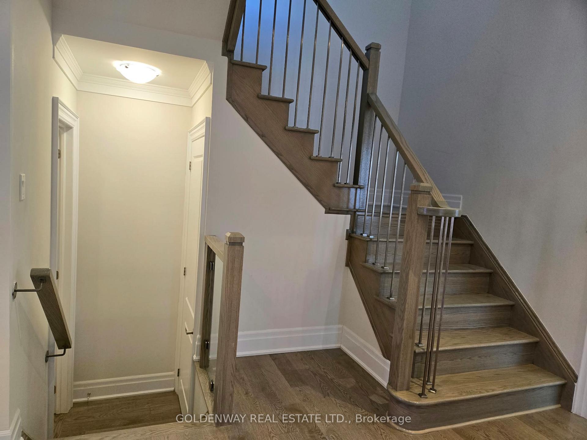 Photo 5 of 188 Paradelle Drive, Richmond Hill, Oak Ridges Lake Wilcox — HOMEH