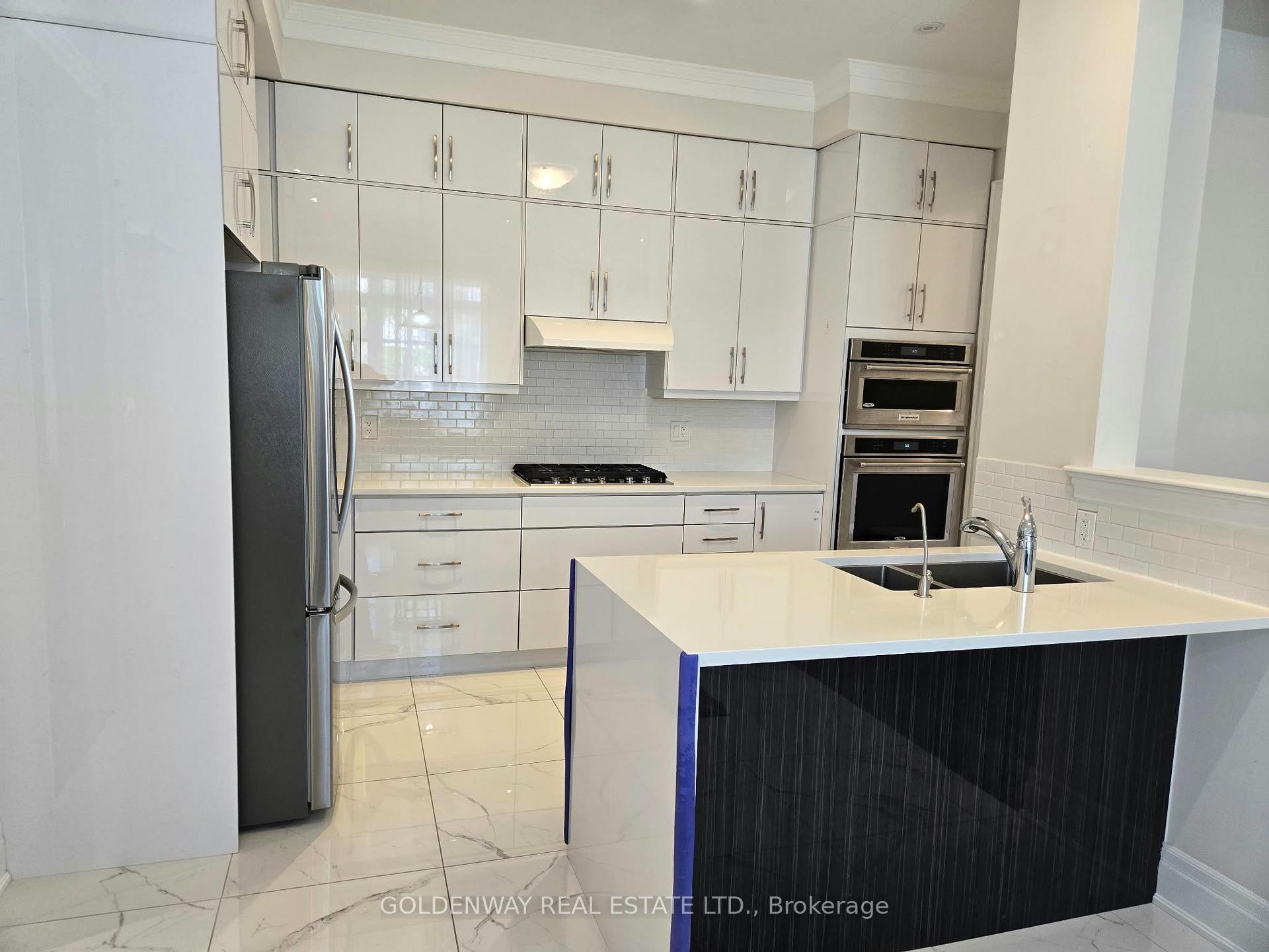 Photo 6 of 188 Paradelle Drive, Richmond Hill, Oak Ridges Lake Wilcox — HOMEH