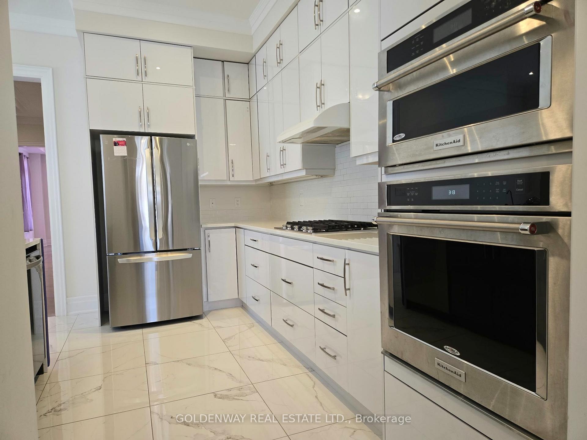 Photo 7 of 188 Paradelle Drive, Richmond Hill, Oak Ridges Lake Wilcox — HOMEH
