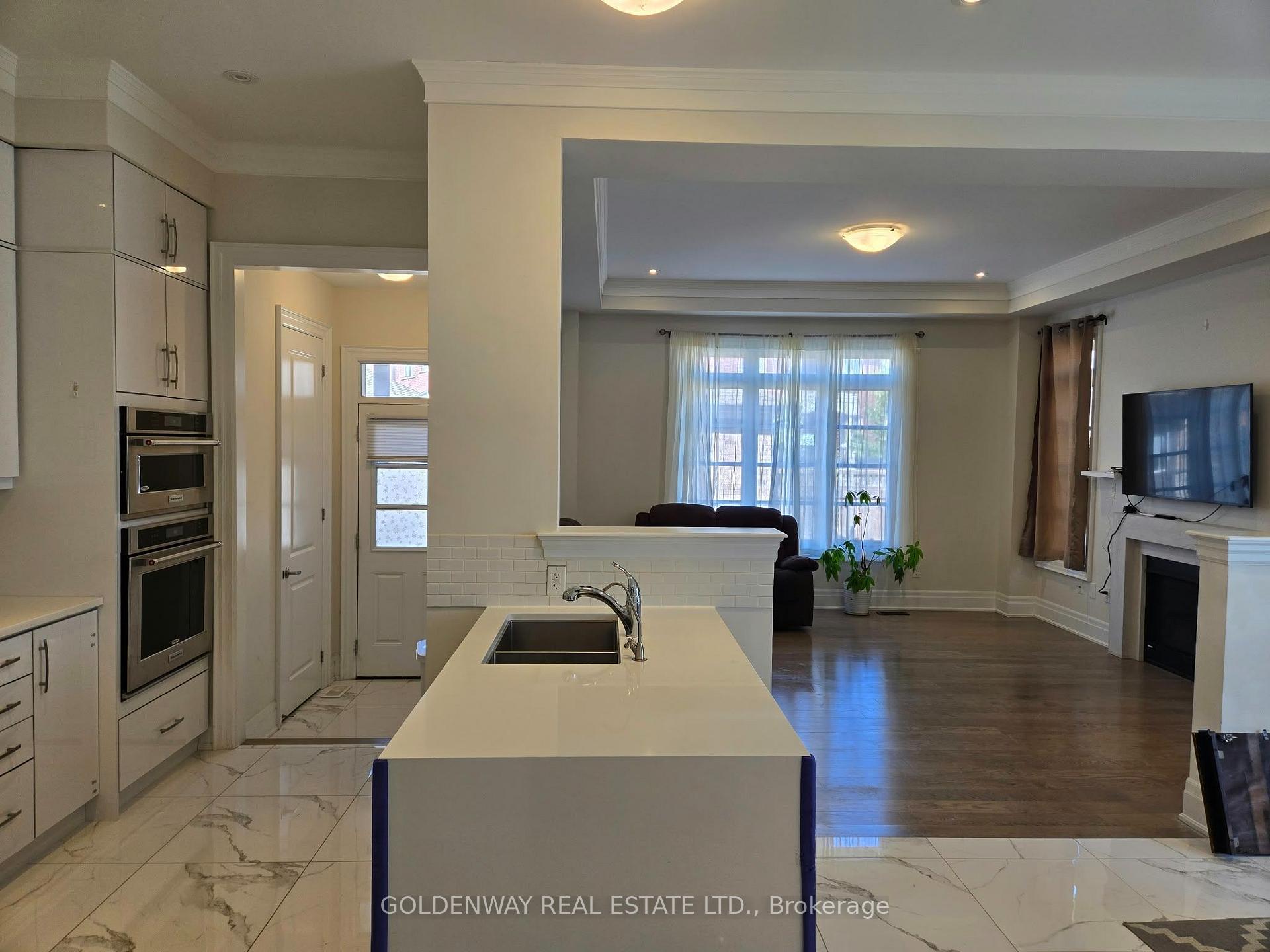 Photo 10 of 188 Paradelle Drive, Richmond Hill, Oak Ridges Lake Wilcox — HOMEH