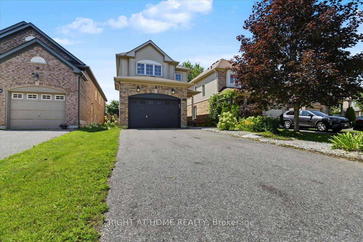 Photo 3 of 1350 Wadebridge Crescent, Oshawa, Eastdale — HOMEH