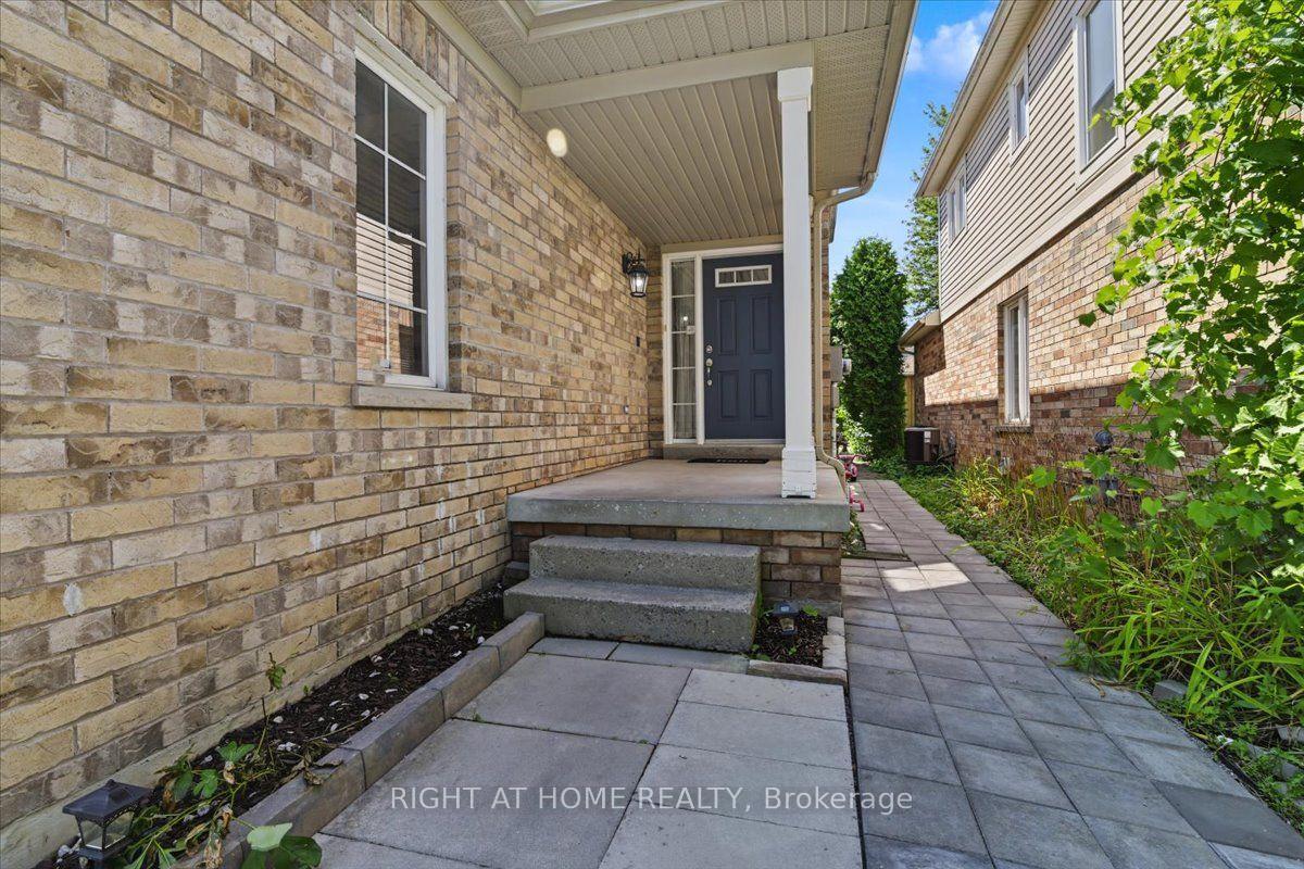 Photo 5 of 1350 Wadebridge Crescent, Oshawa, Eastdale — HOMEH