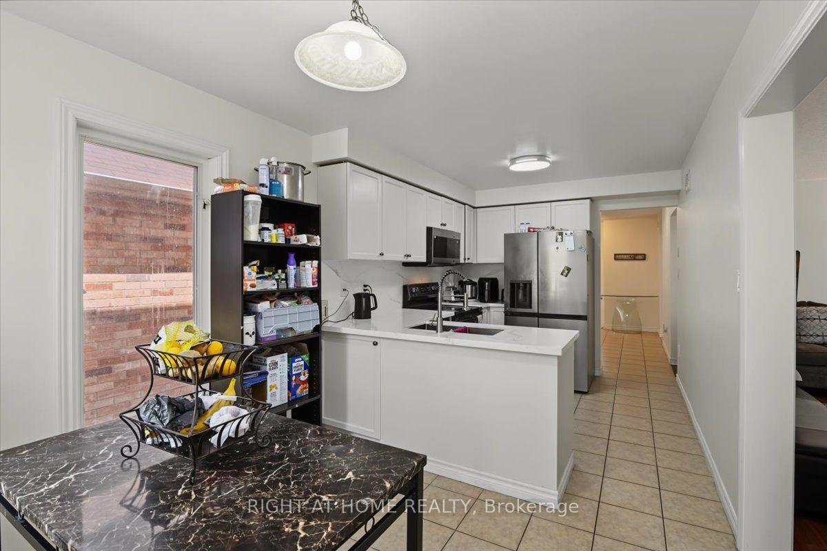 Photo 15 of 1350 Wadebridge Crescent, Oshawa, Eastdale — HOMEH