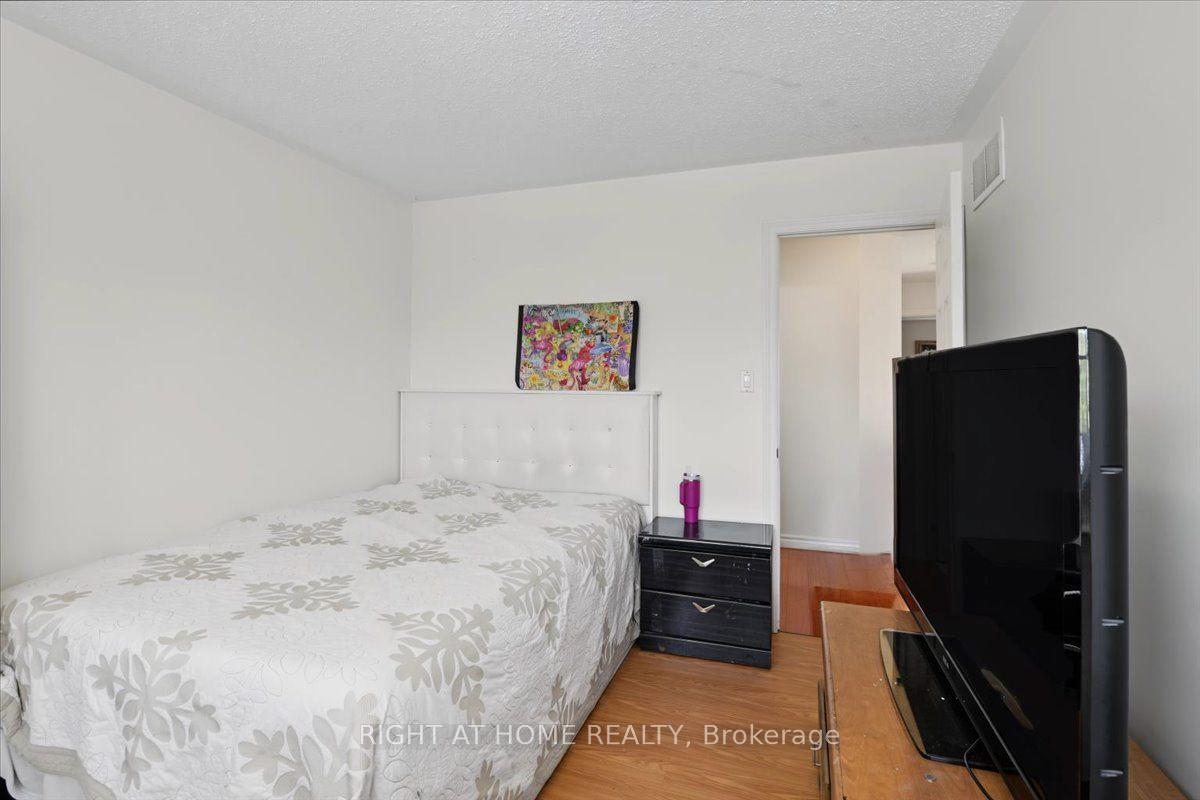 Photo 23 of 1350 Wadebridge Crescent, Oshawa, Eastdale — HOMEH