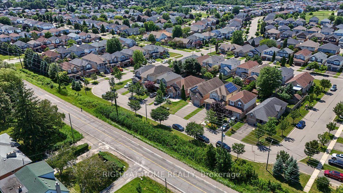 Photo 43 of 1350 Wadebridge Crescent, Oshawa, Eastdale — HOMEH