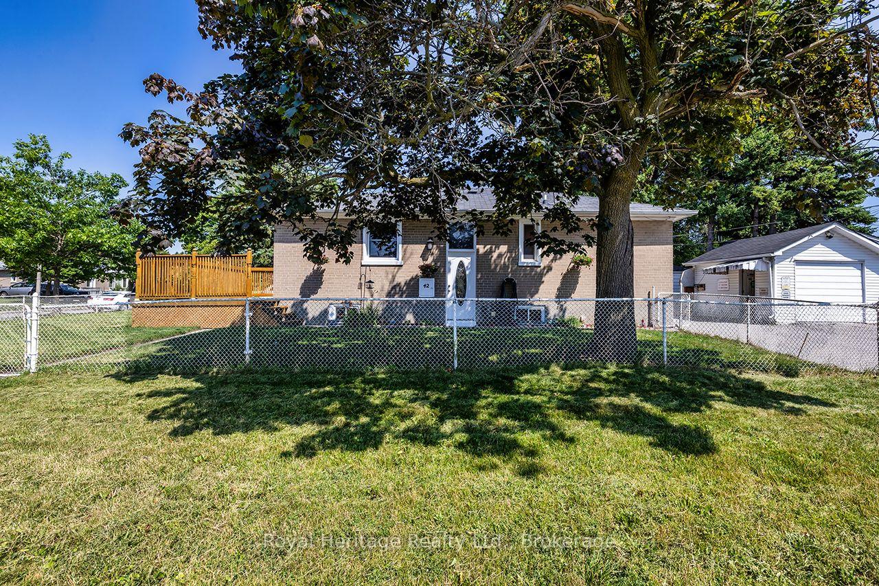 Photo 1 of 42 Thorncroft Crescent, Ajax, South East — HOMEH