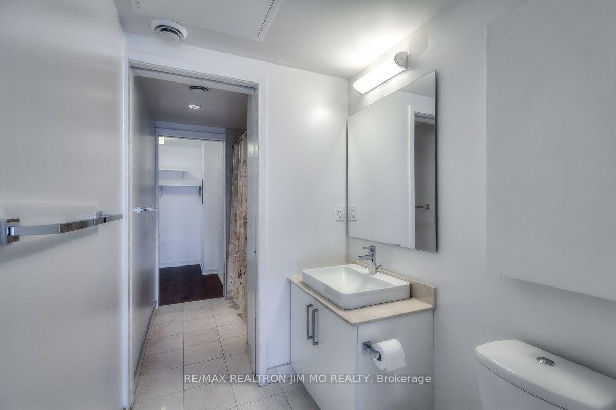 Photo 12 of Unit 2610, 12 York Street, Toronto, Waterfront Communities — HOMEH
