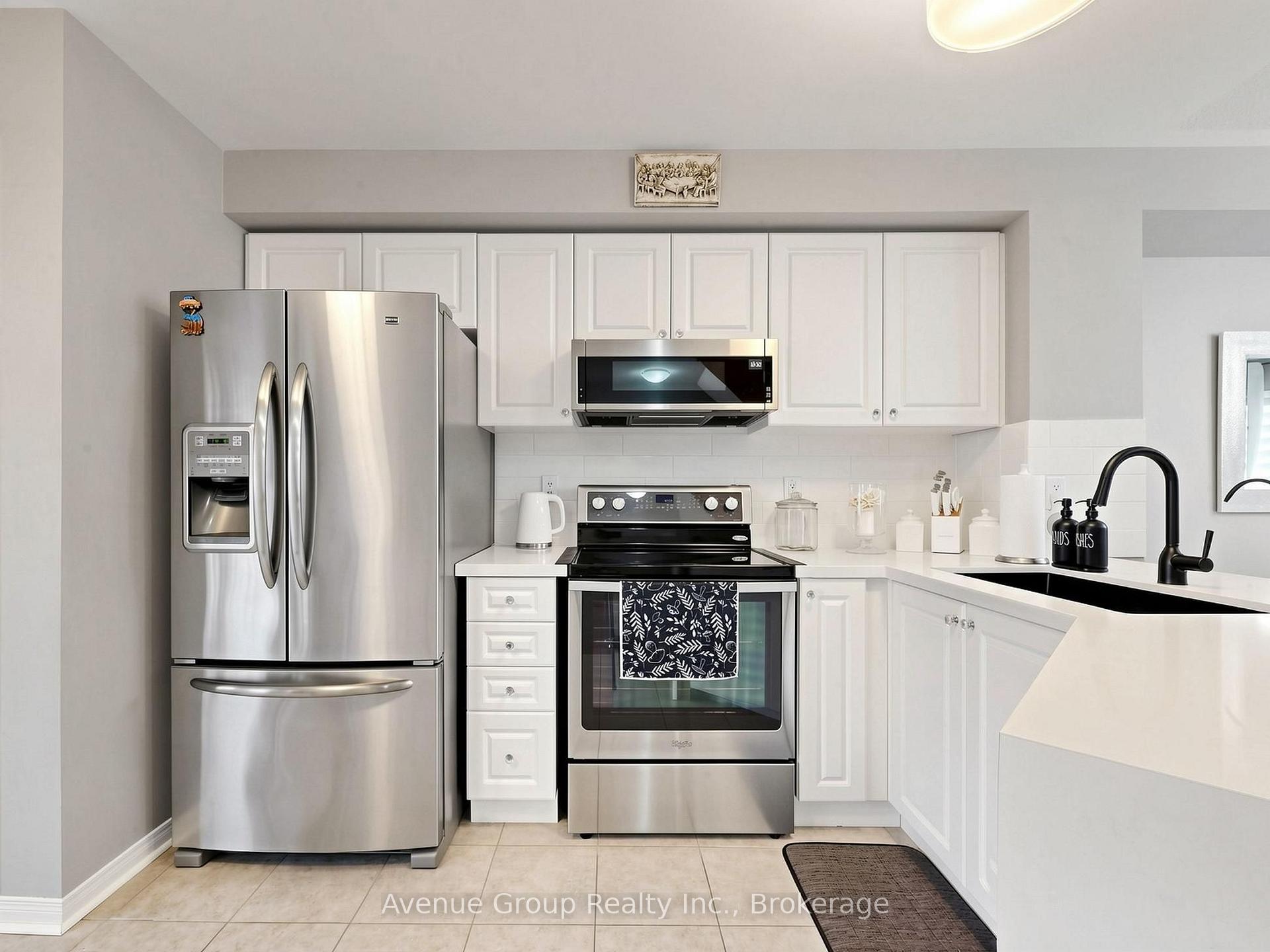 Photo 8 of 9 Adam Oates Heights, North York, Downsview-Roding-CFB — HOMEH