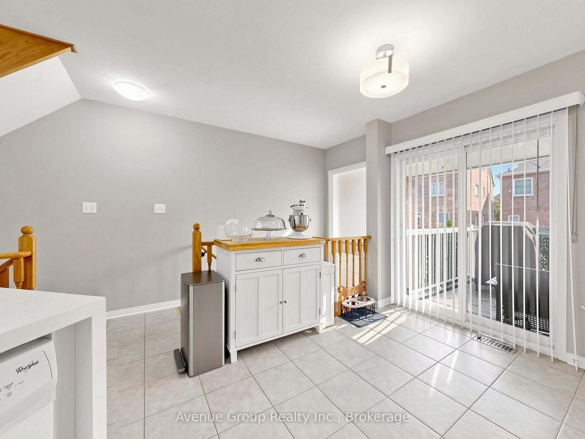 Photo 12 of 9 Adam Oates Heights, North York, Downsview-Roding-CFB — HOMEH