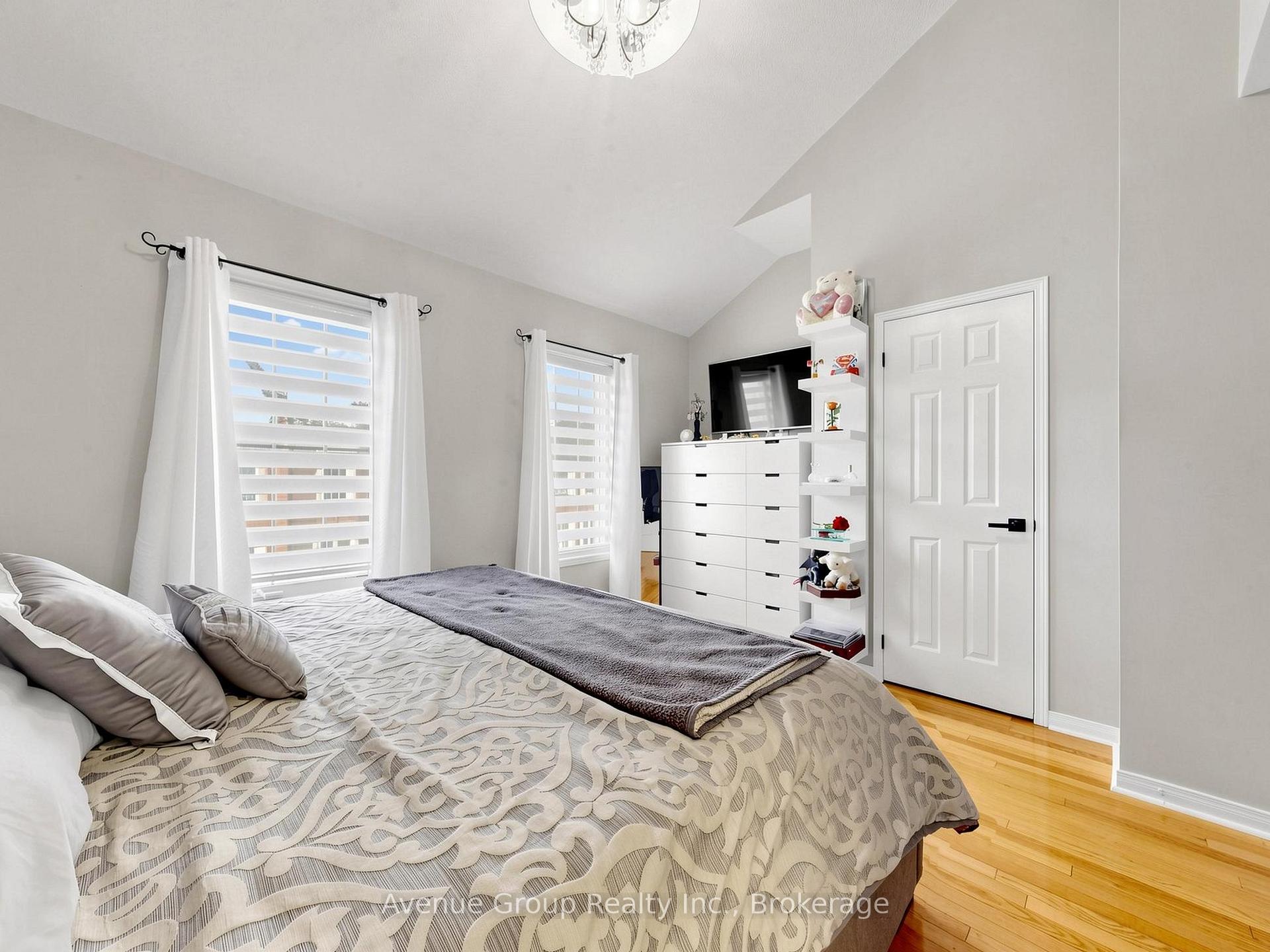 Photo 20 of 9 Adam Oates Heights, North York, Downsview-Roding-CFB — HOMEH