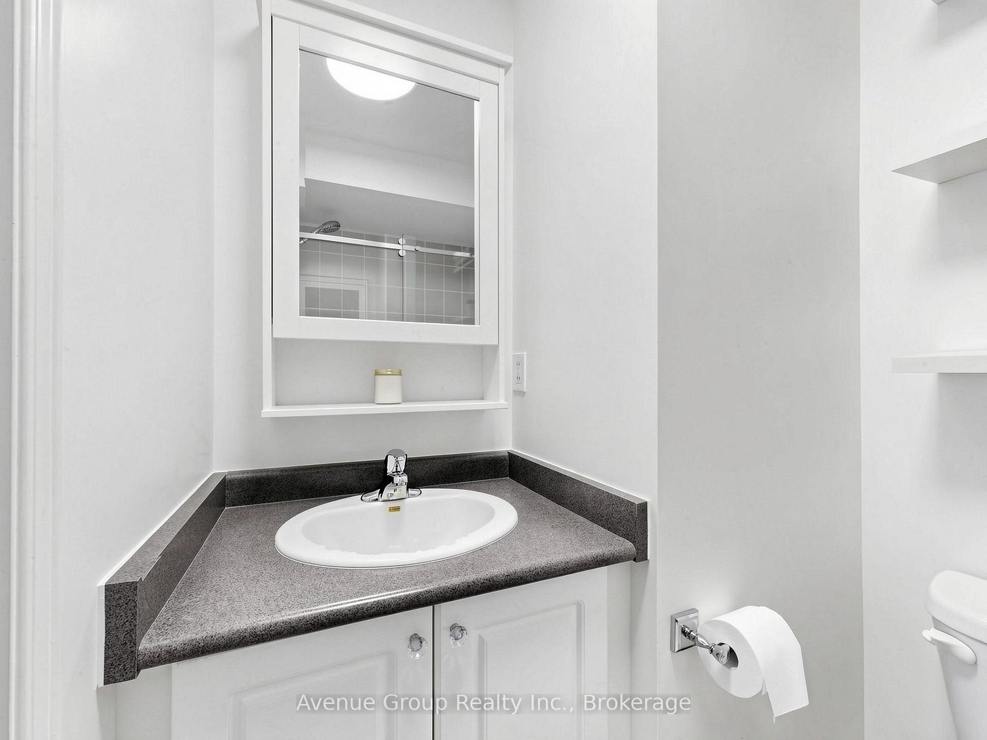 Photo 23 of 9 Adam Oates Heights, North York, Downsview-Roding-CFB — HOMEH