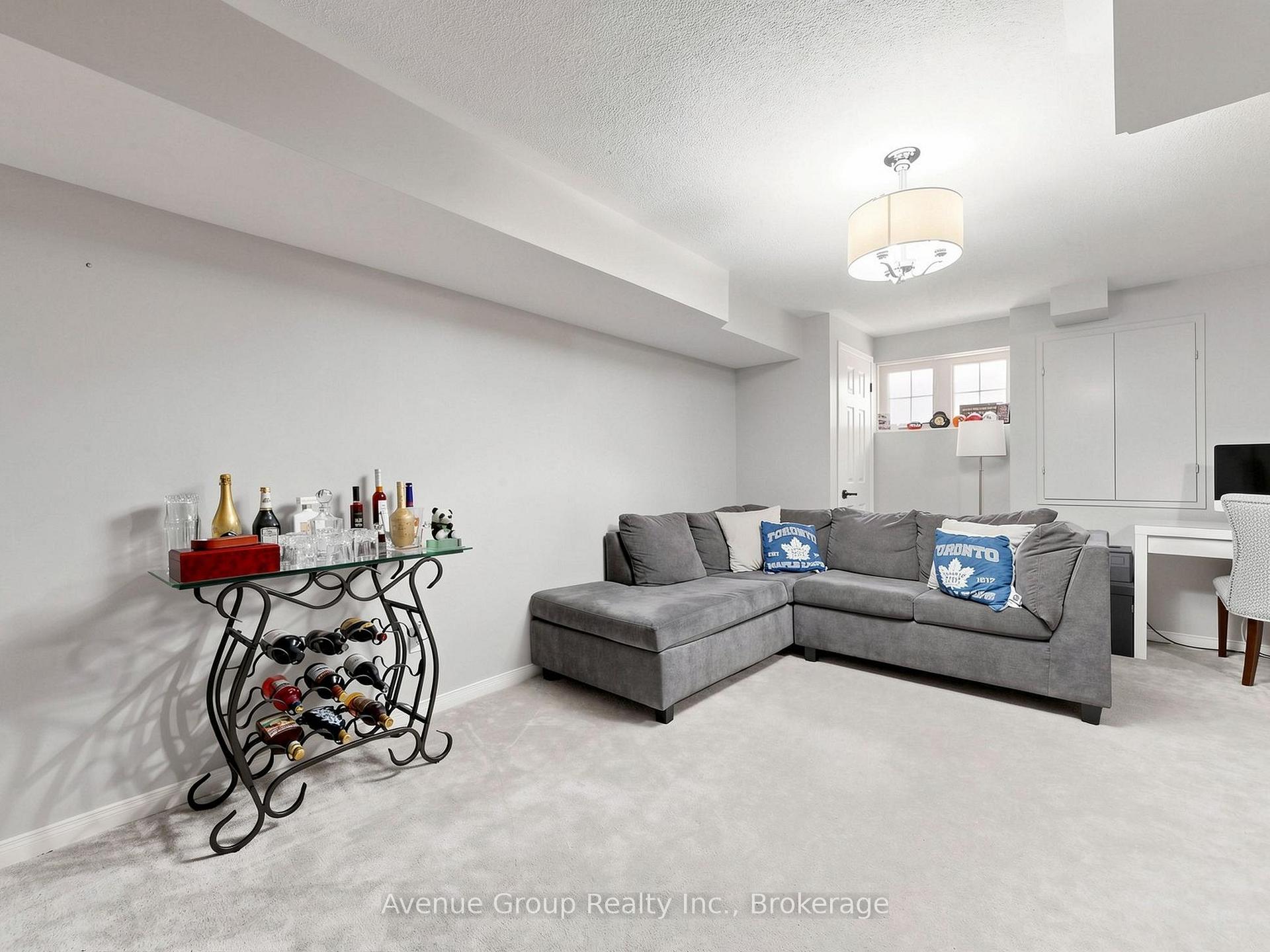 Photo 33 of 9 Adam Oates Heights, North York, Downsview-Roding-CFB — HOMEH