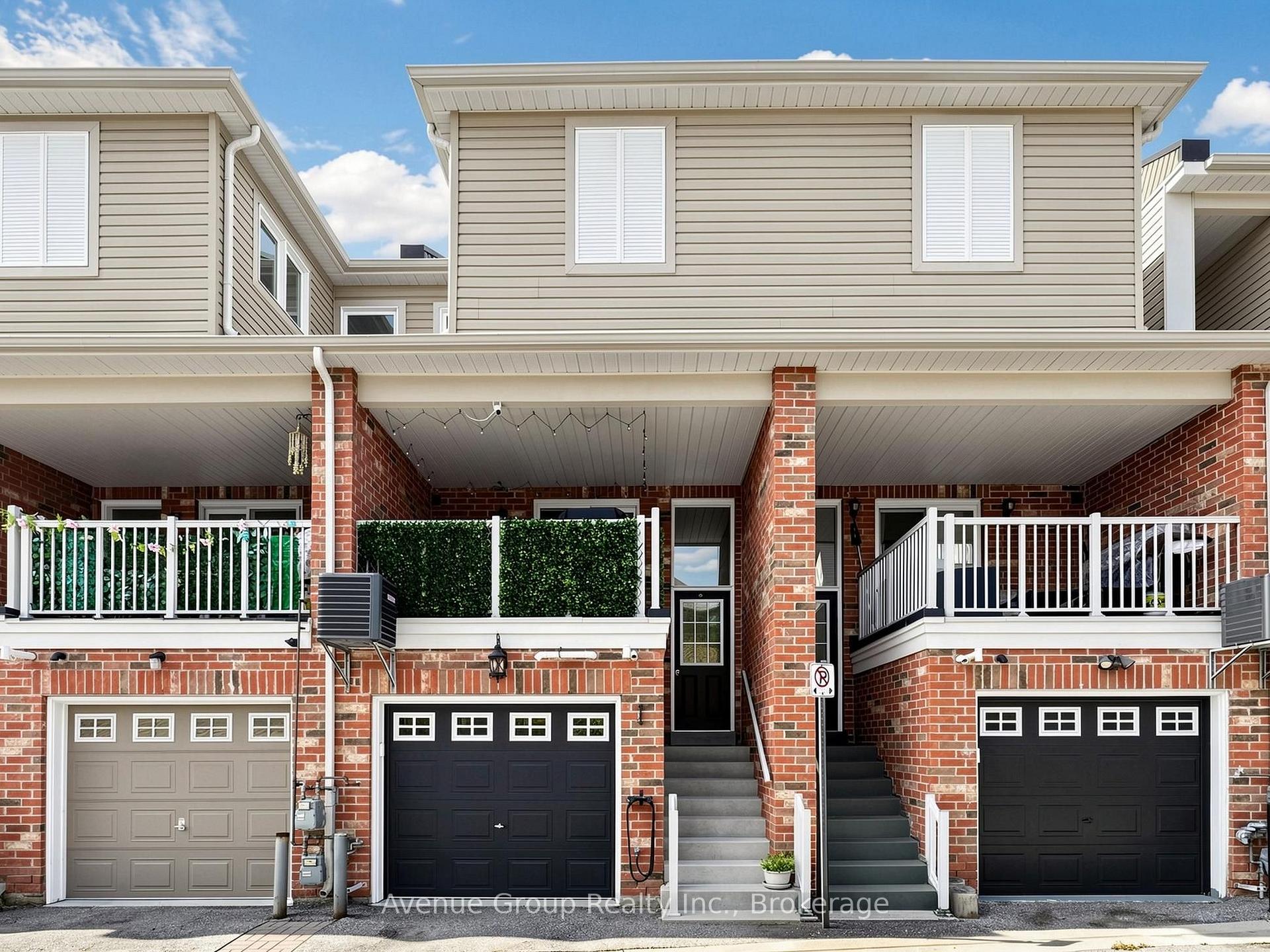 Photo 40 of 9 Adam Oates Heights, North York, Downsview-Roding-CFB — HOMEH