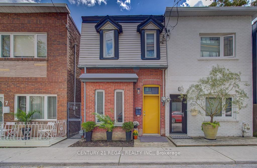 Front of 9 Rebecca Street
