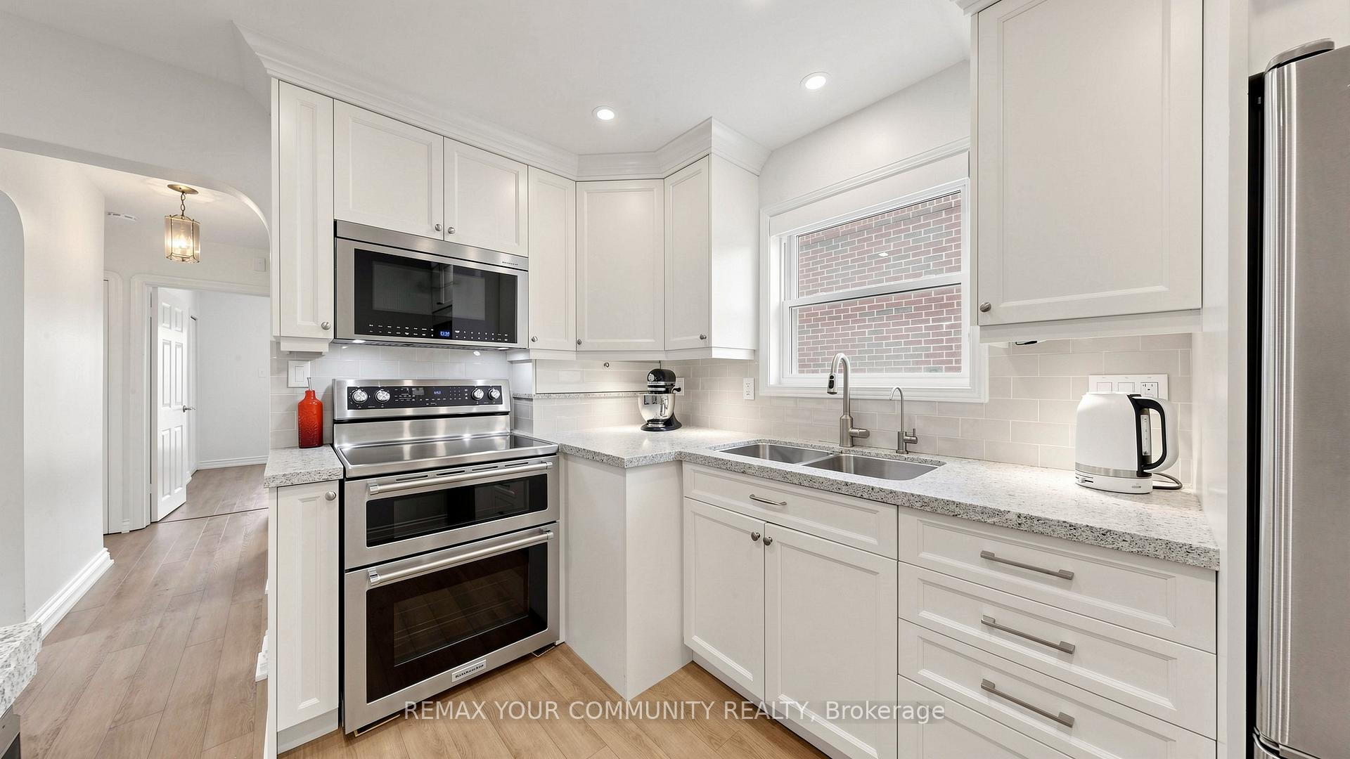Photo 10 of 6 Athlone Road, Toronto, East York — HOMEH