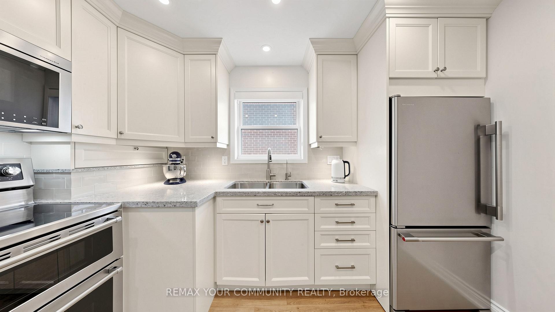 Photo 11 of 6 Athlone Road, Toronto, East York — HOMEH
