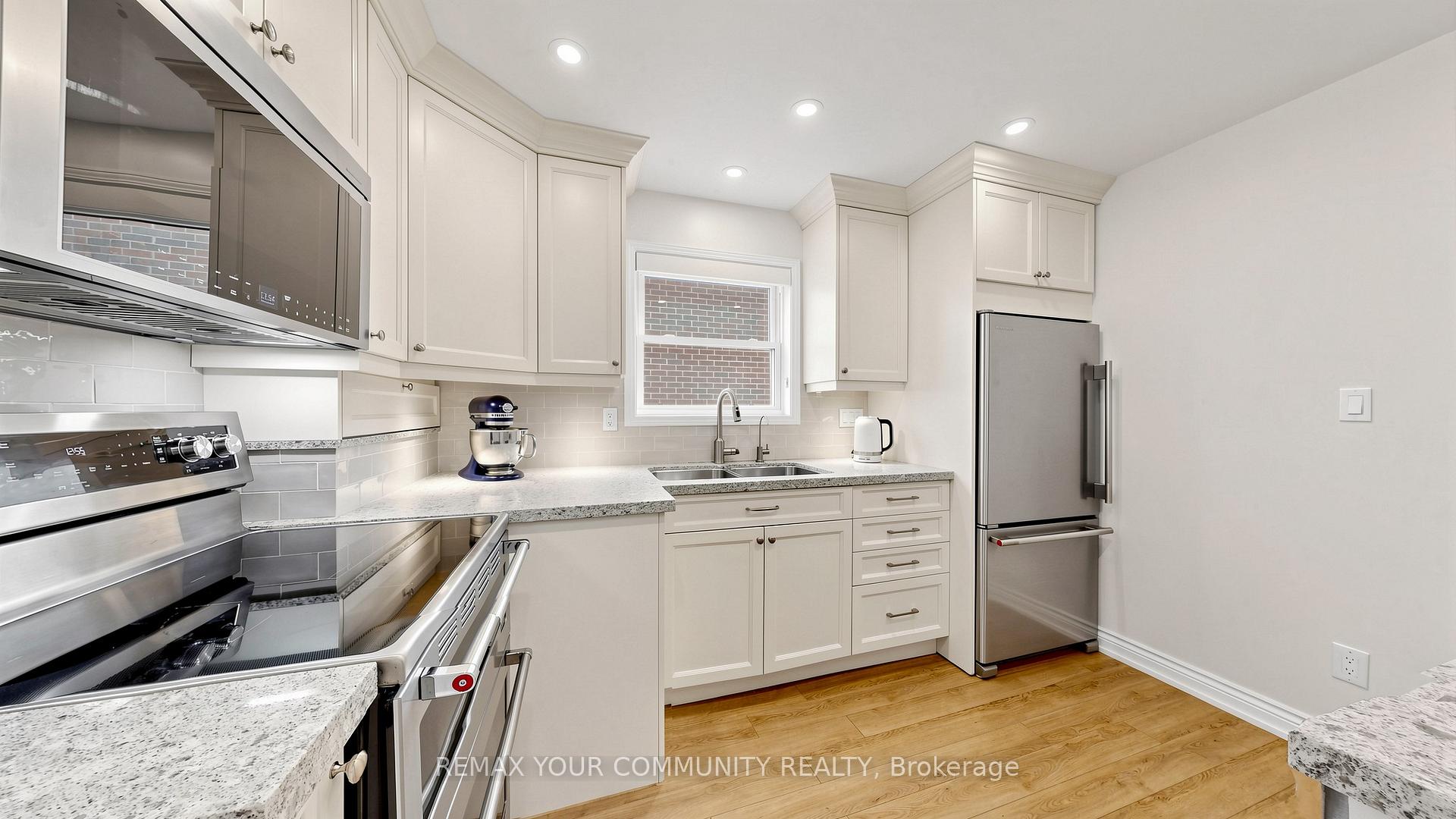 Photo 13 of 6 Athlone Road, Toronto, East York — HOMEH