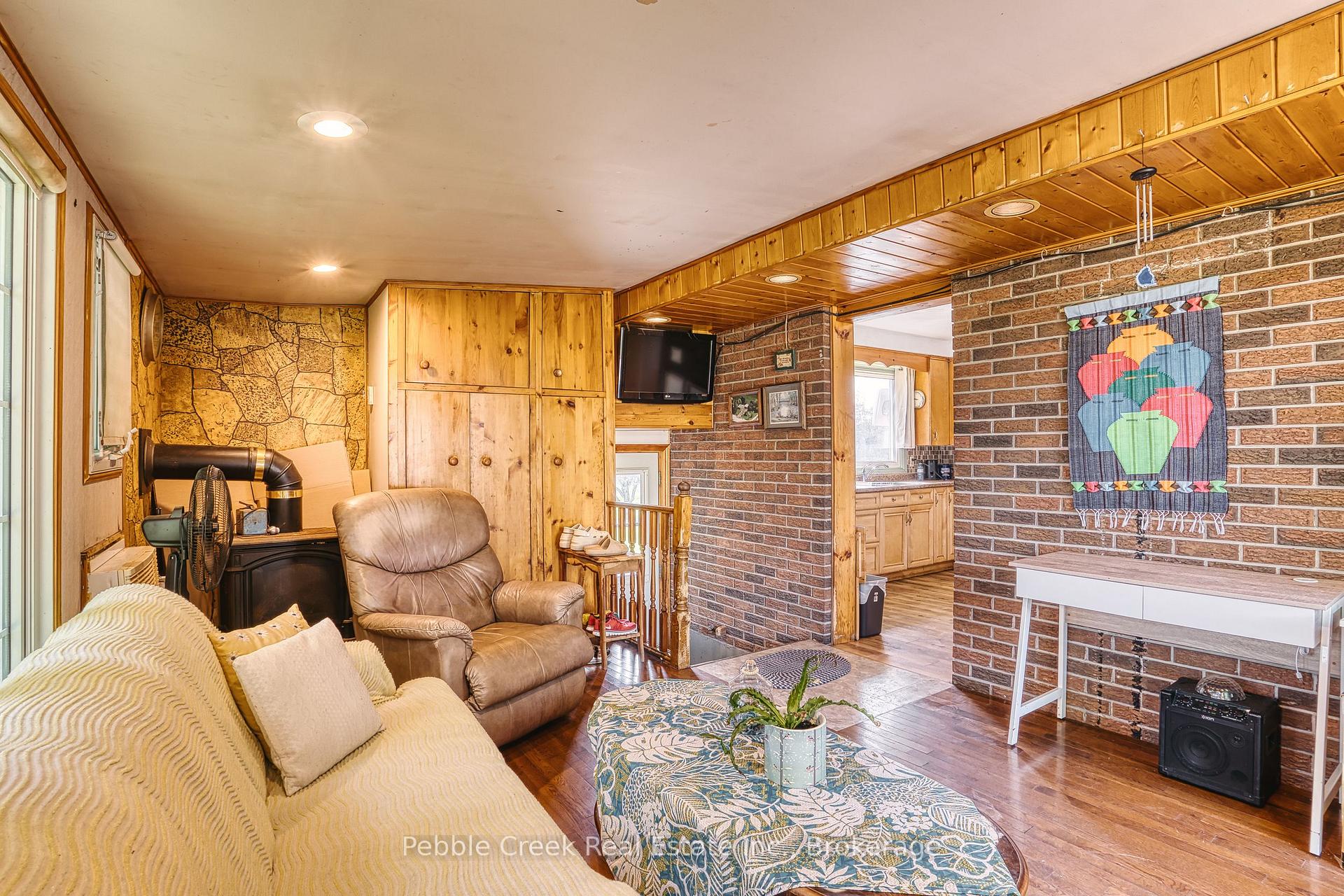 Photo 16 of 80256 North Line, Huron East, Seaforth — HOMEH