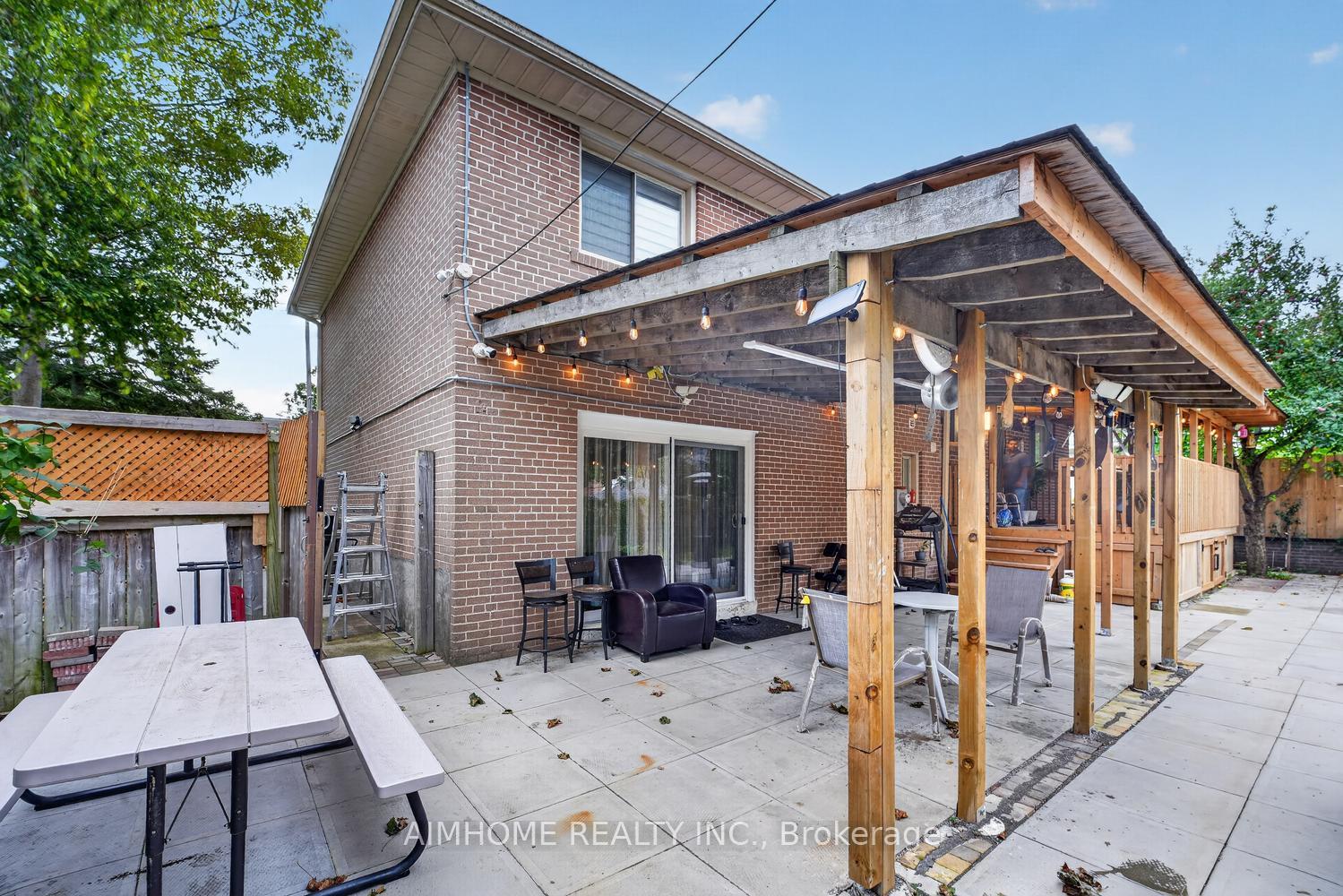 Photo 22 of 166 Guildwood Parkway, Scarborough, Guildwood — HOMEH