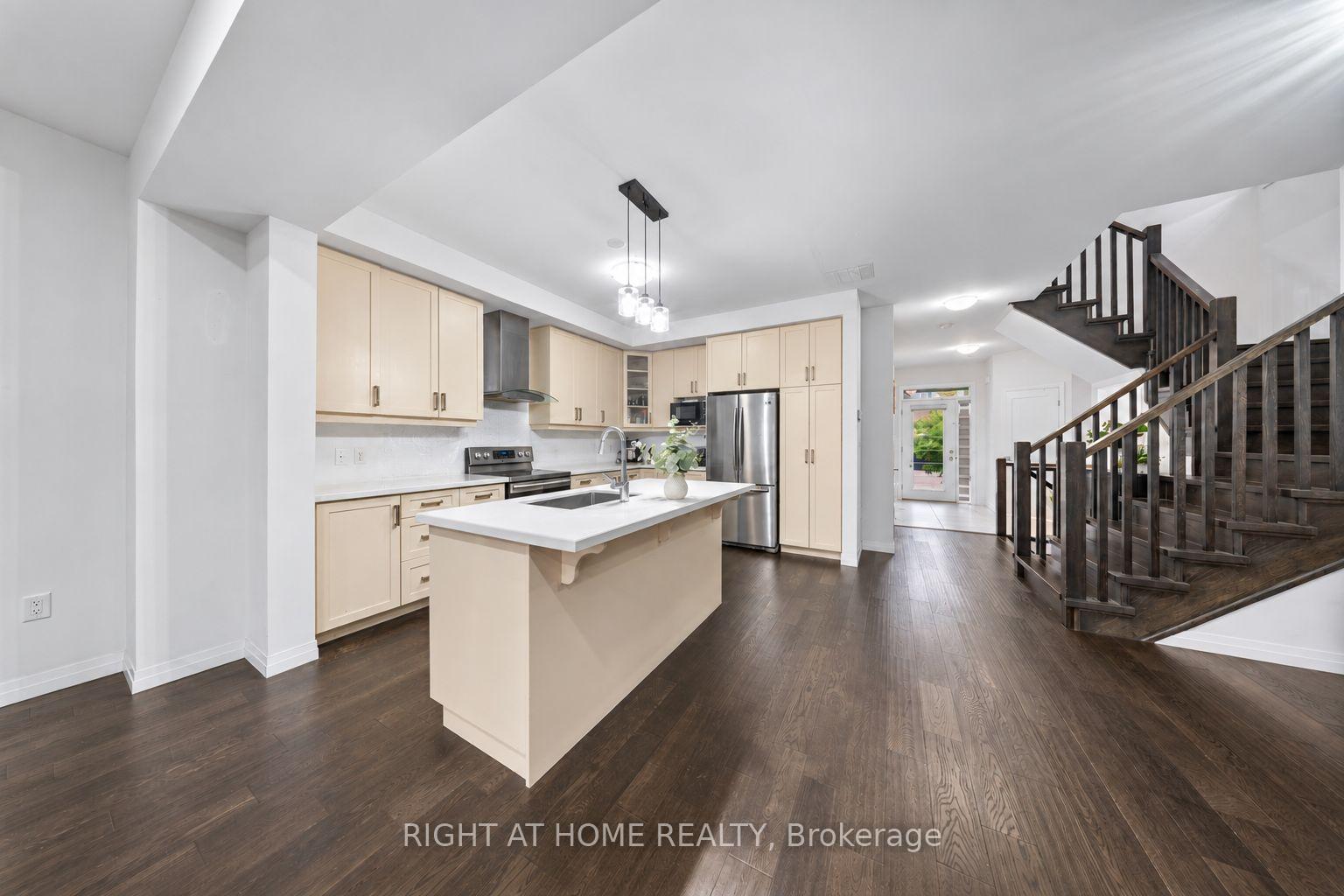 Photo 7 of Unit 177, 30 Times Square Boulevard, Hamilton, Stoney Creek Mountain — HOMEH