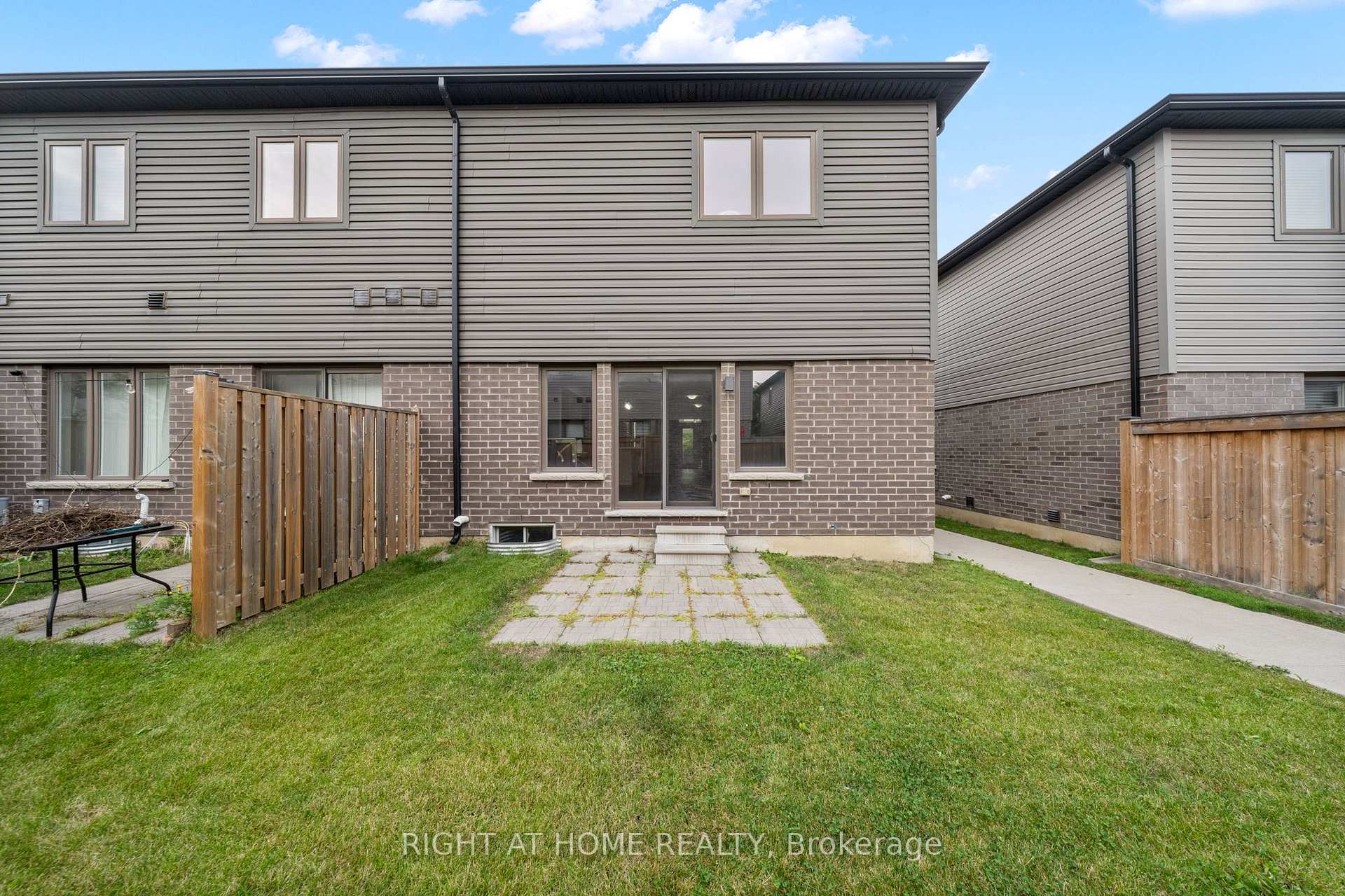 Photo 23 of Unit 177, 30 Times Square Boulevard, Hamilton, Stoney Creek Mountain — HOMEH