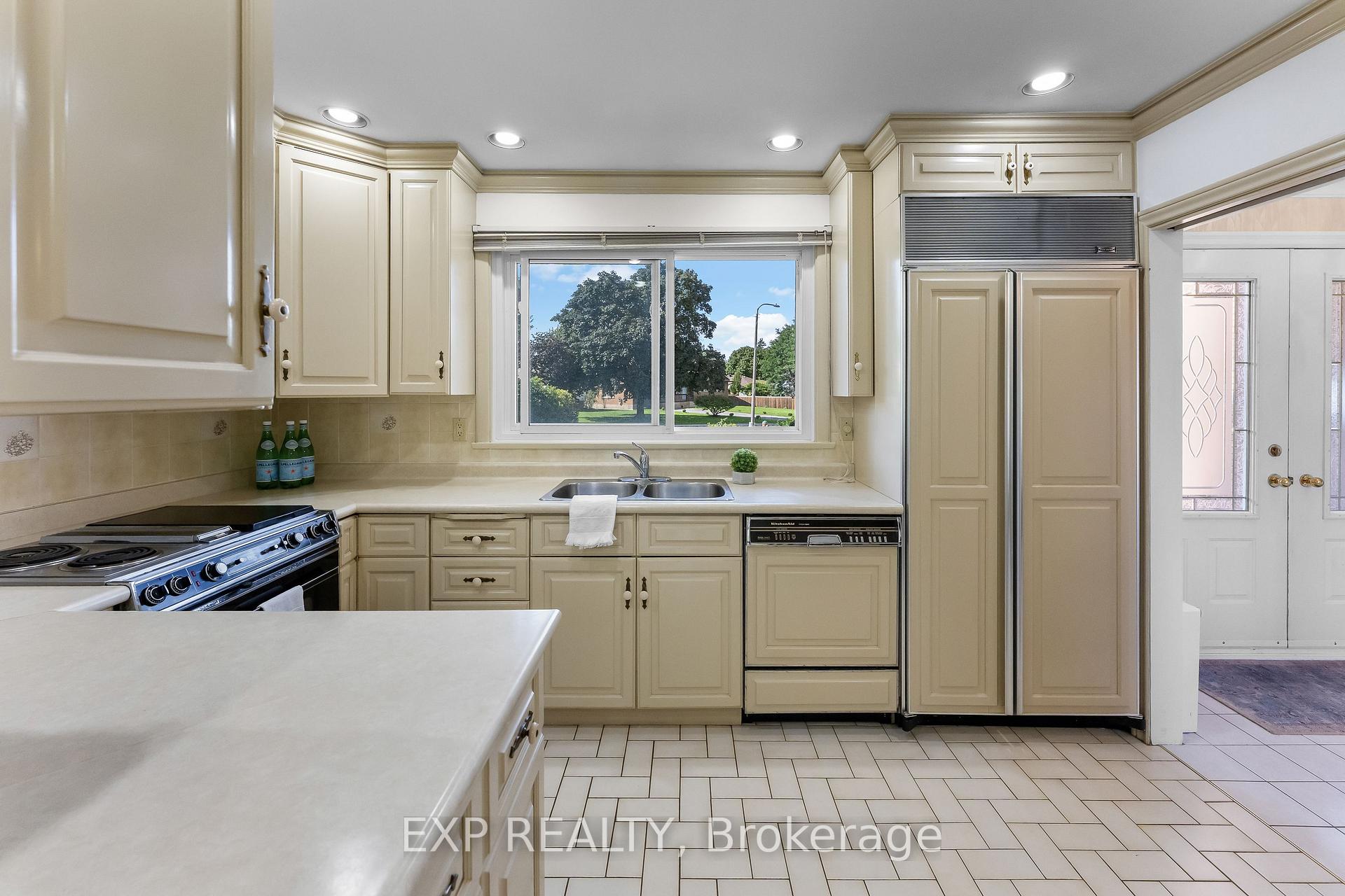 Photo 20 of 3546 Eton Crescent, Niagara Falls, Casey — HOMEH