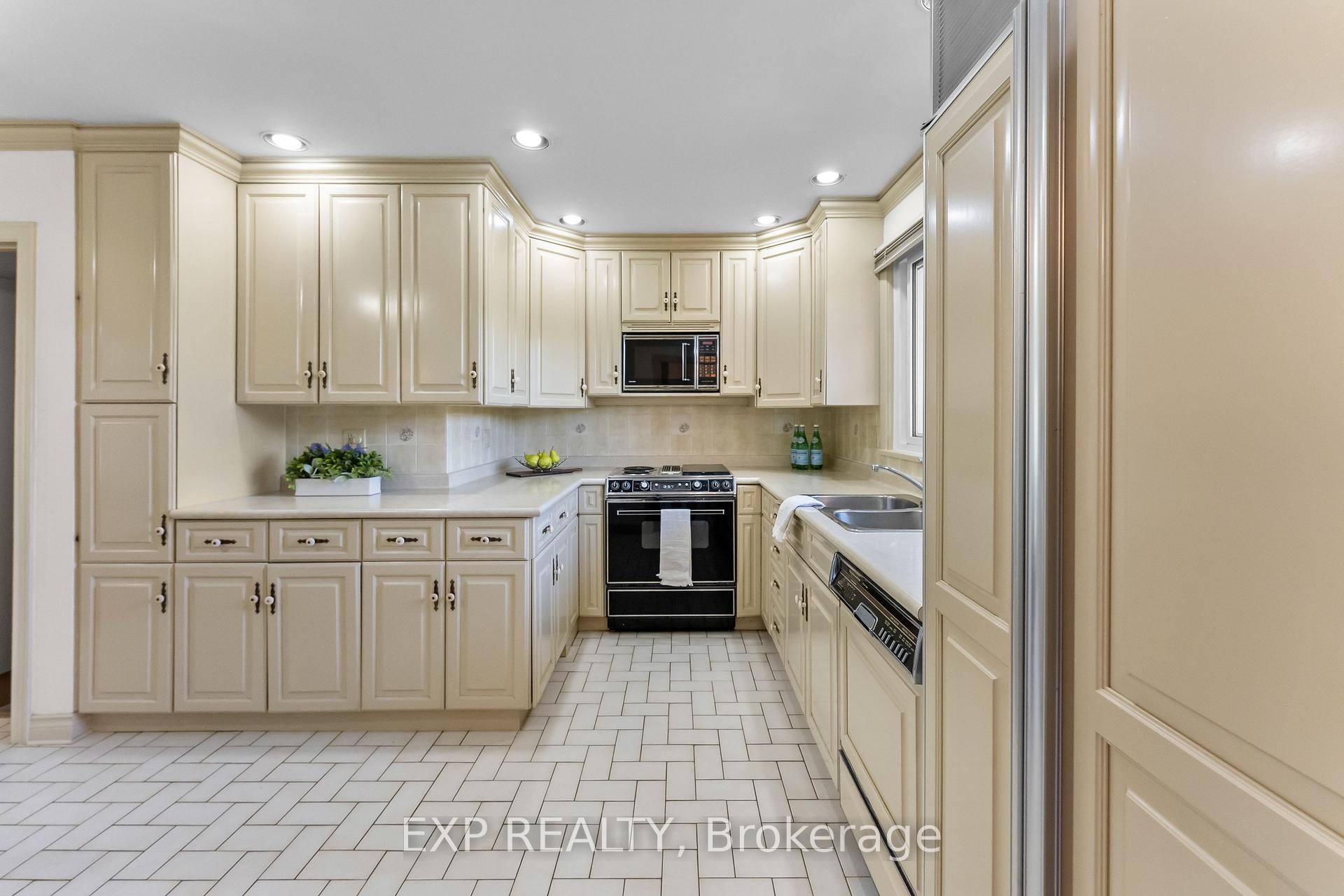 Photo 22 of 3546 Eton Crescent, Niagara Falls, Casey — HOMEH