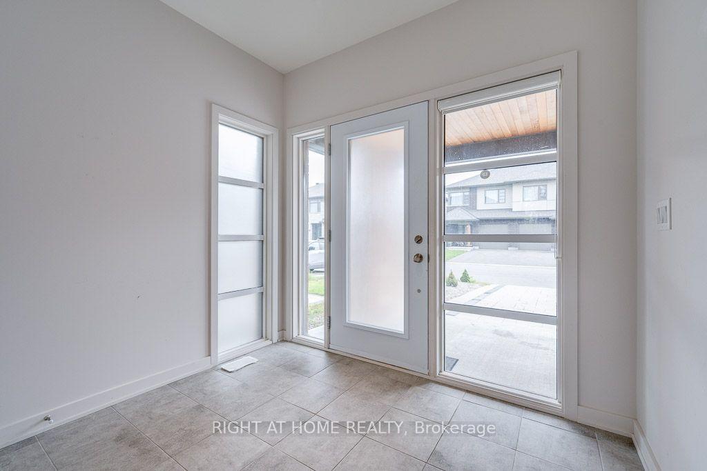 Photo 4 of 1030 Eider Street, Ottawa, Riverside South/Gloucester Glen — HOMEH